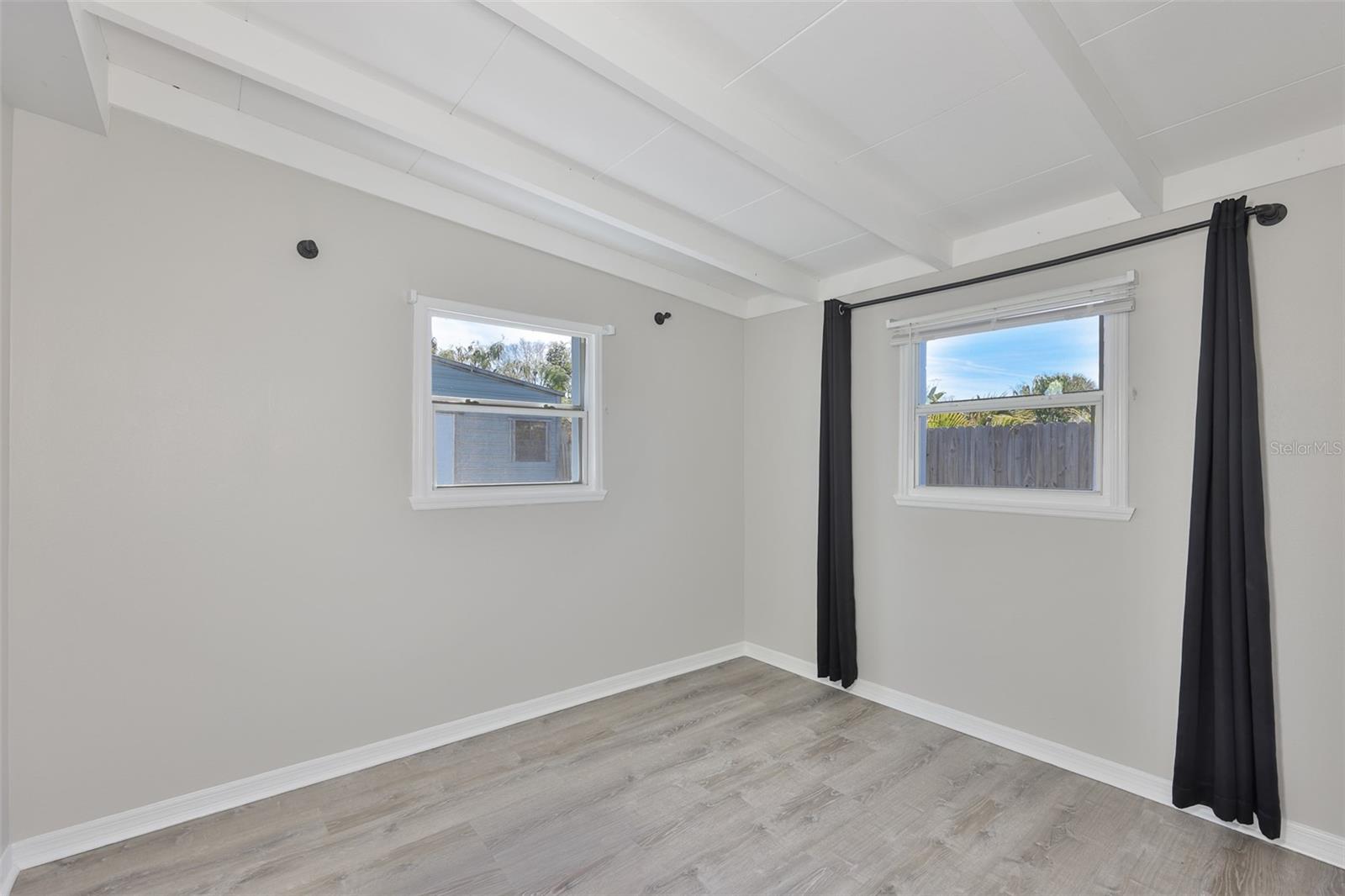 BAY BREEZE - Residential