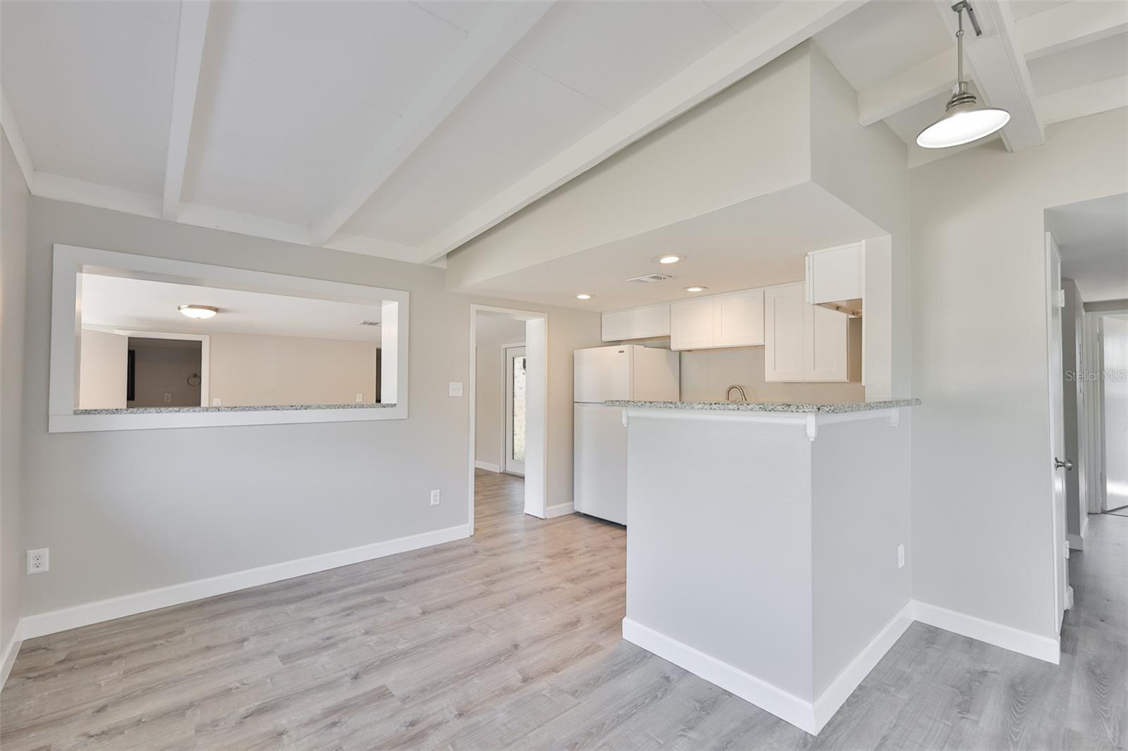 BAY BREEZE - Residential