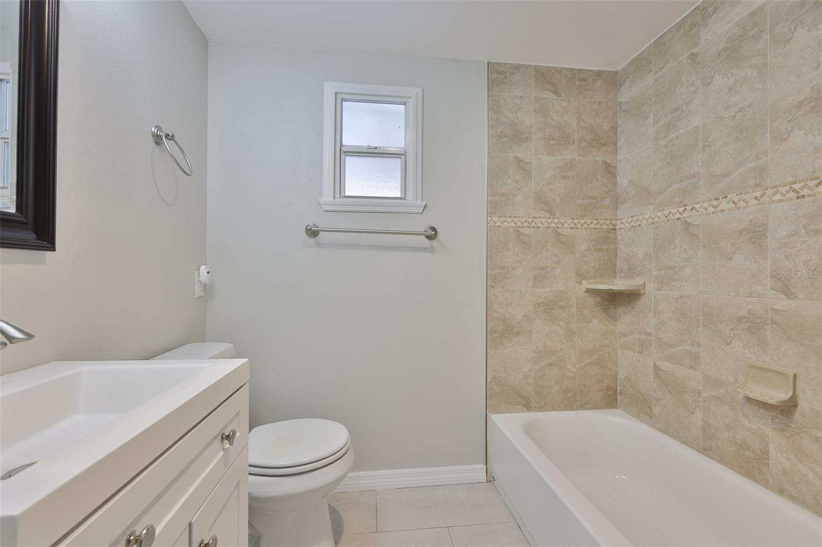 BAY BREEZE - Residential