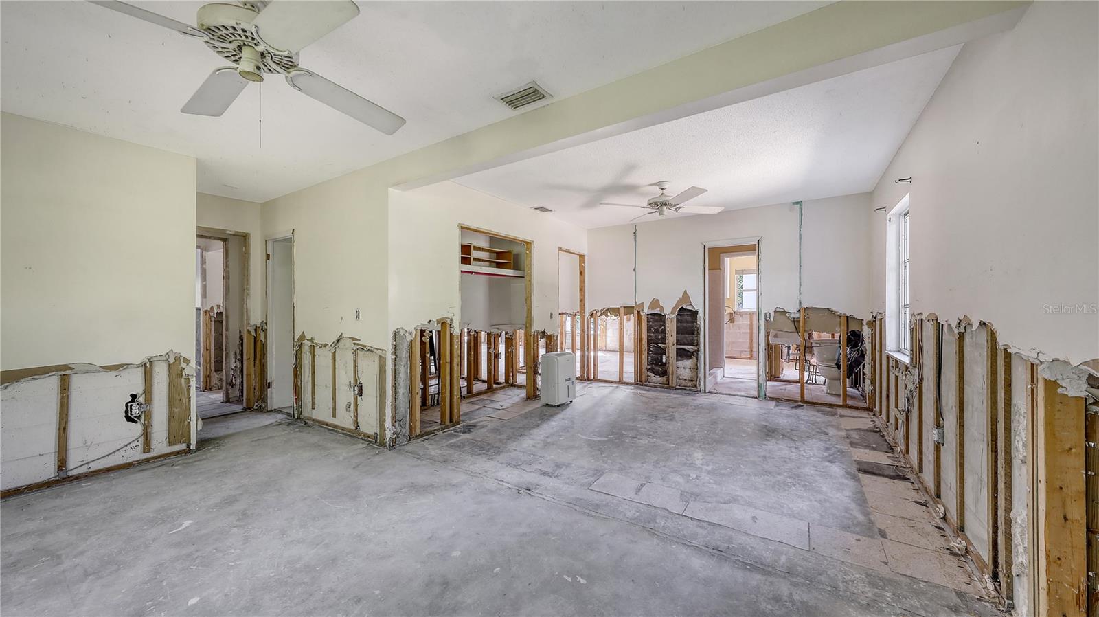 ISLAND CEDARS - Residential