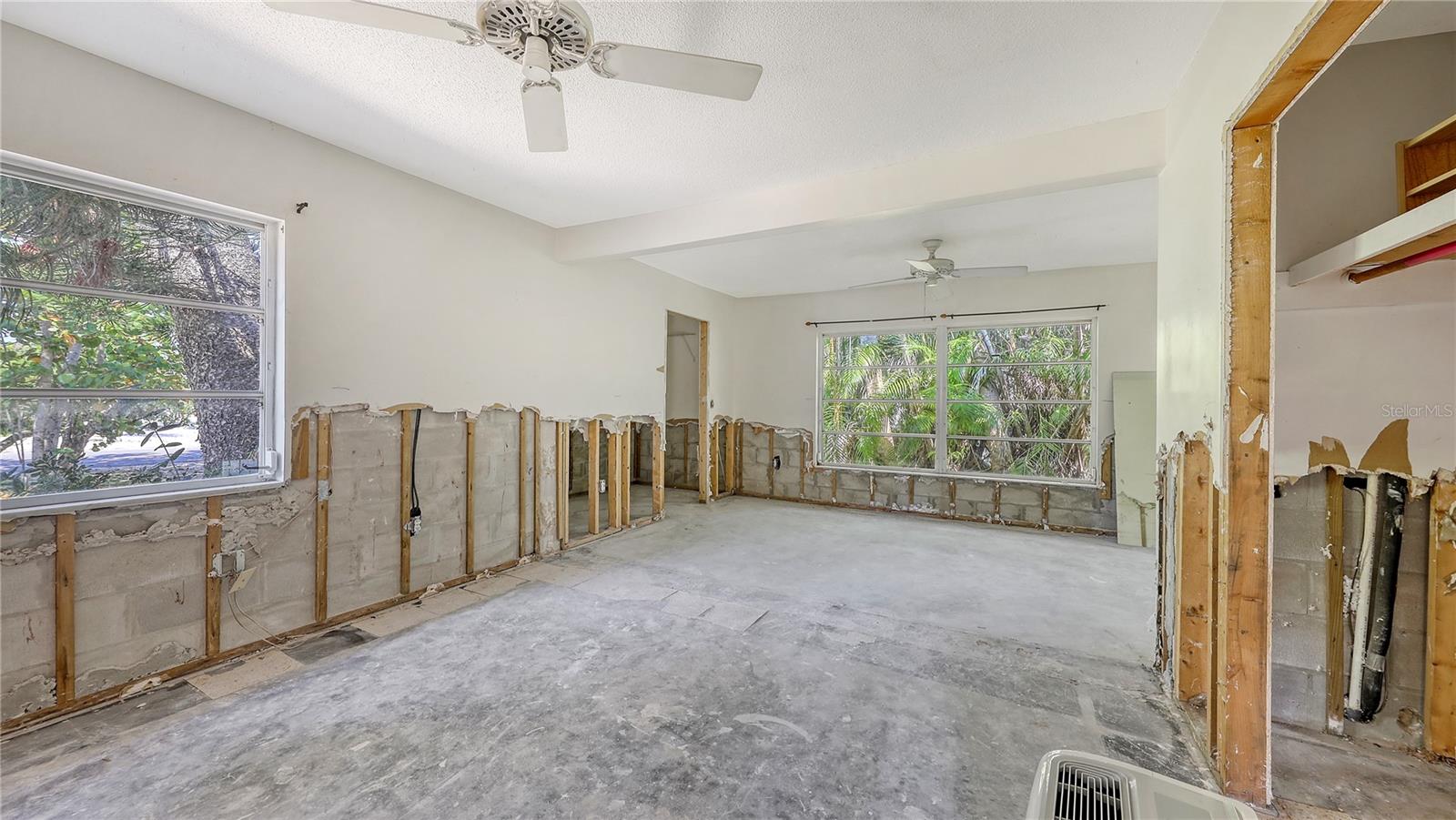 ISLAND CEDARS - Residential