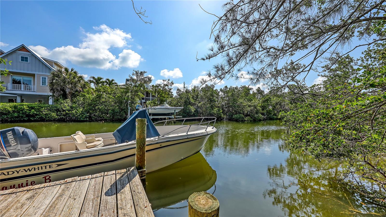 ISLAND CEDARS - Residential