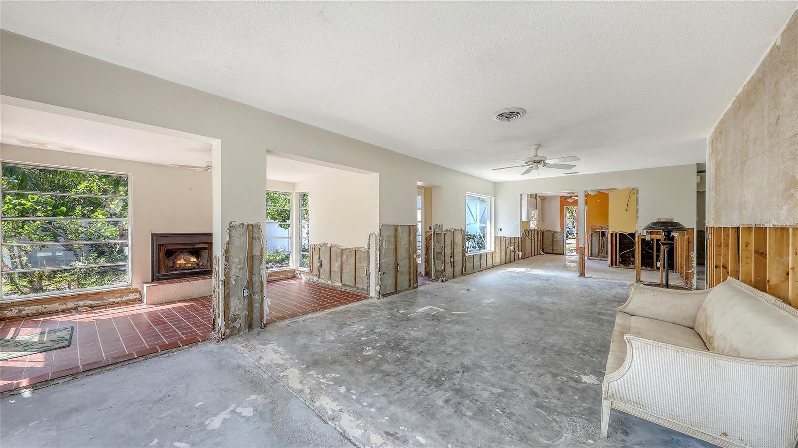 ISLAND CEDARS - Residential