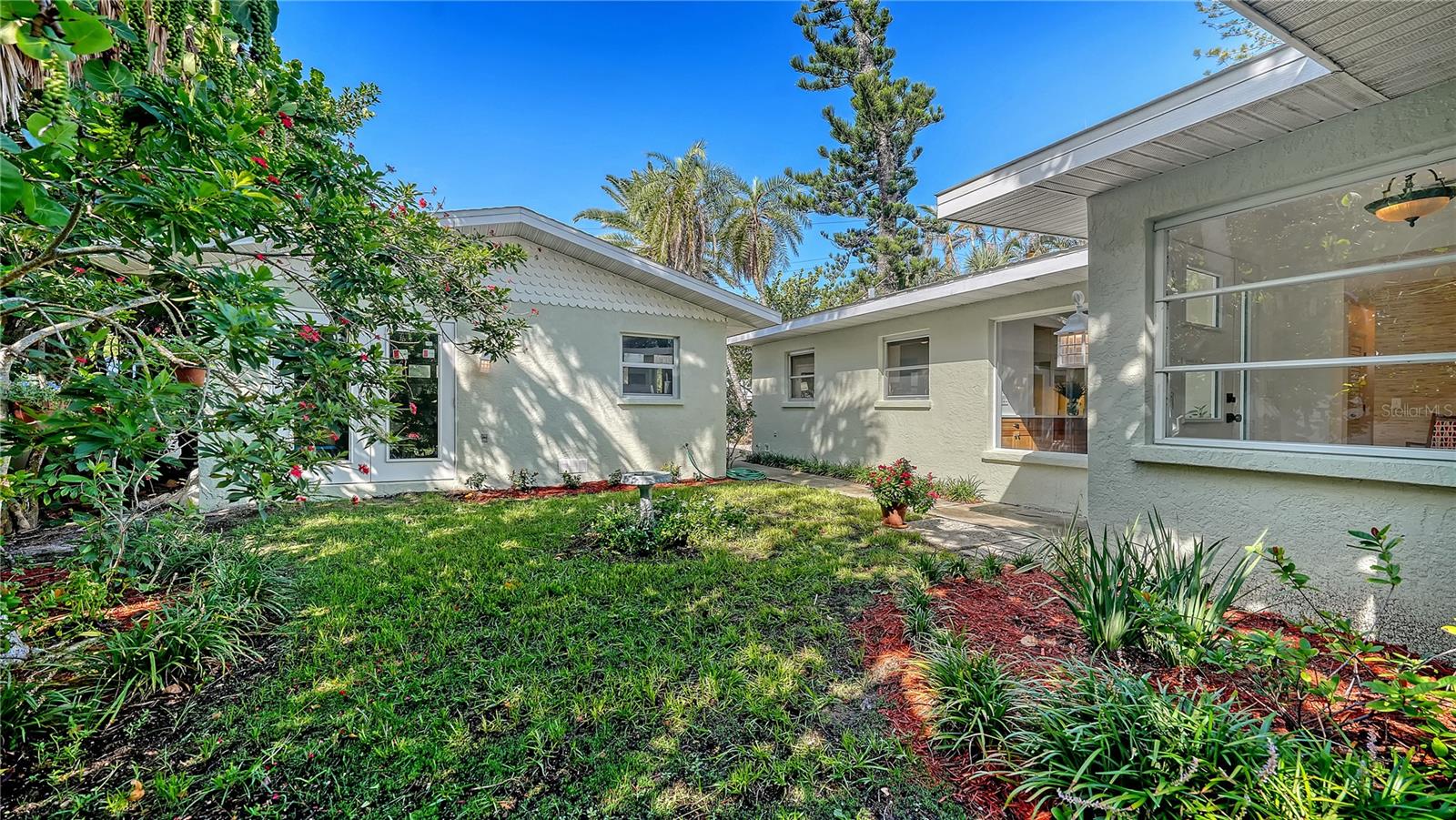 120 HAMMOCK ROAD