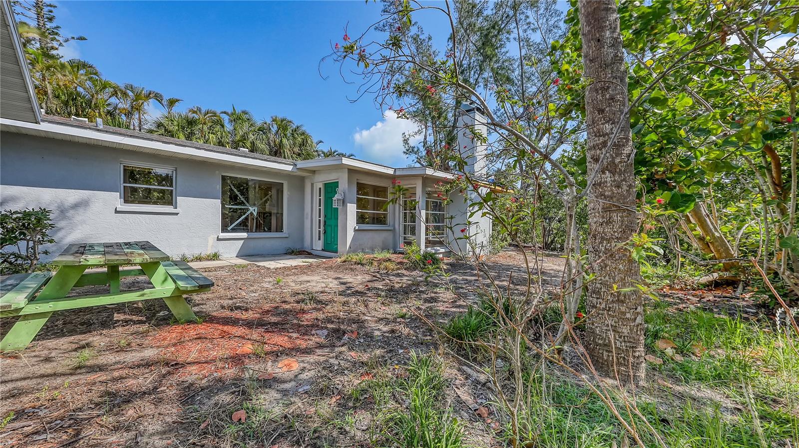 ISLAND CEDARS - Residential