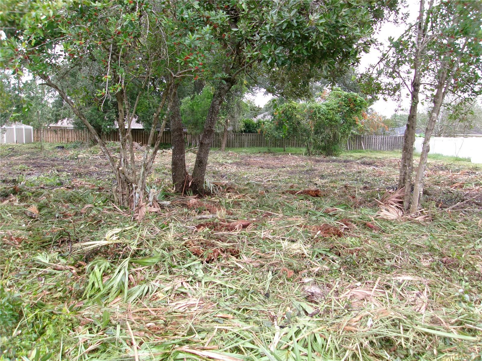 04 FAIRWAYS - Land
