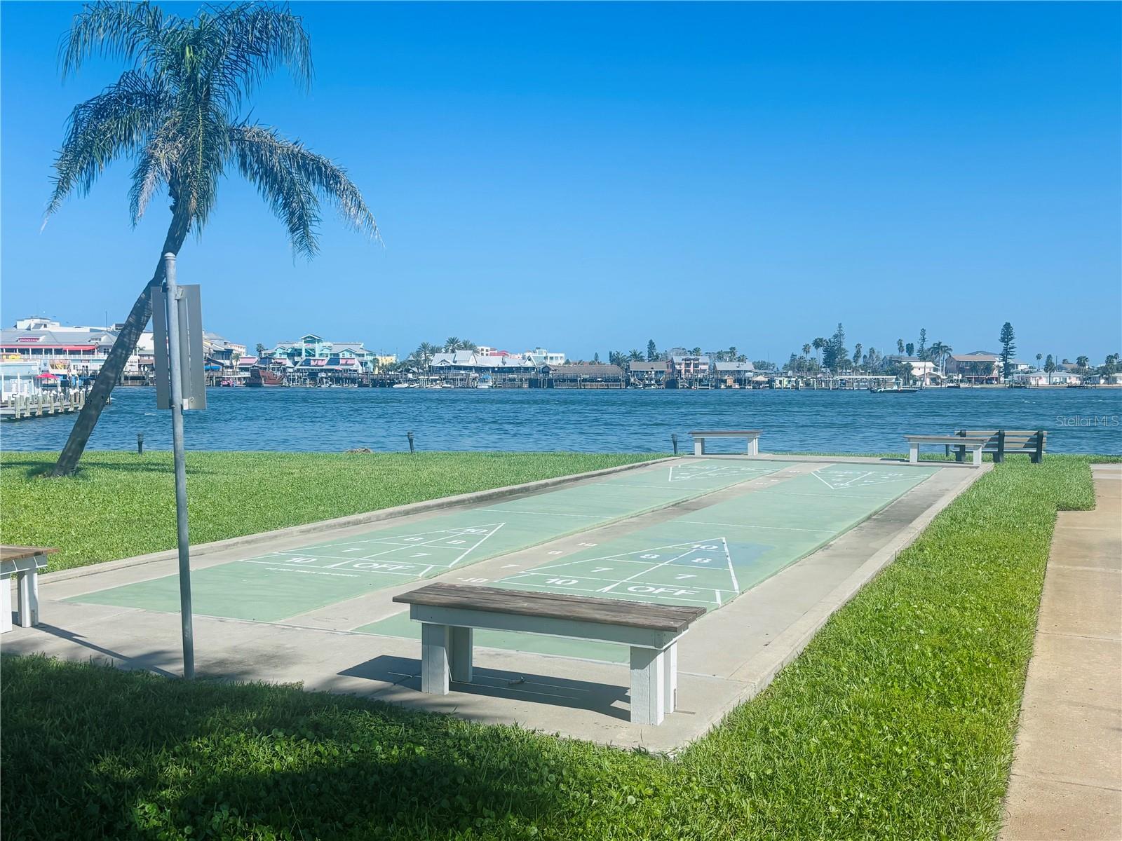 KEY CAPRI CONDO - Residential