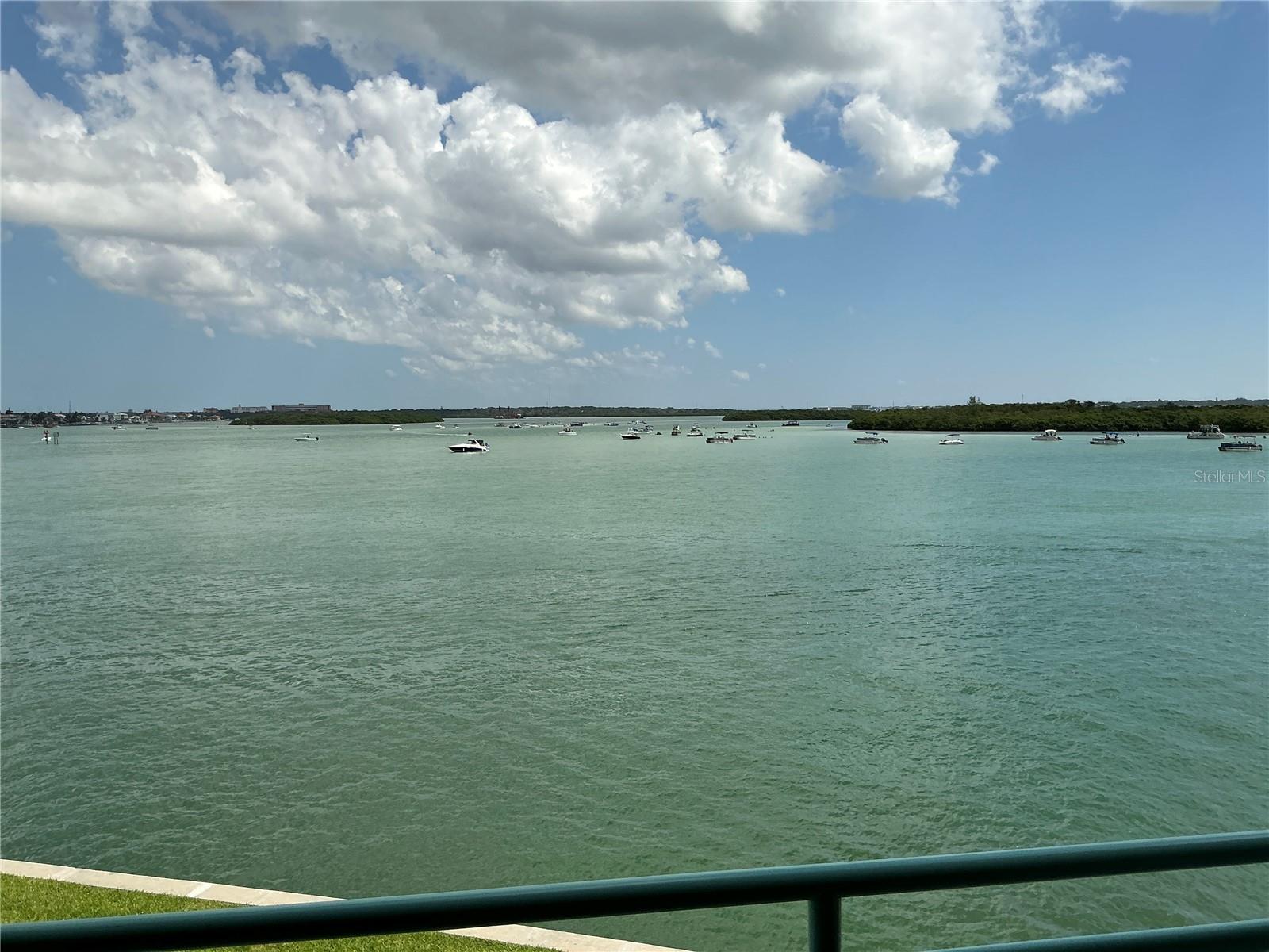 KEY CAPRI CONDO - Residential