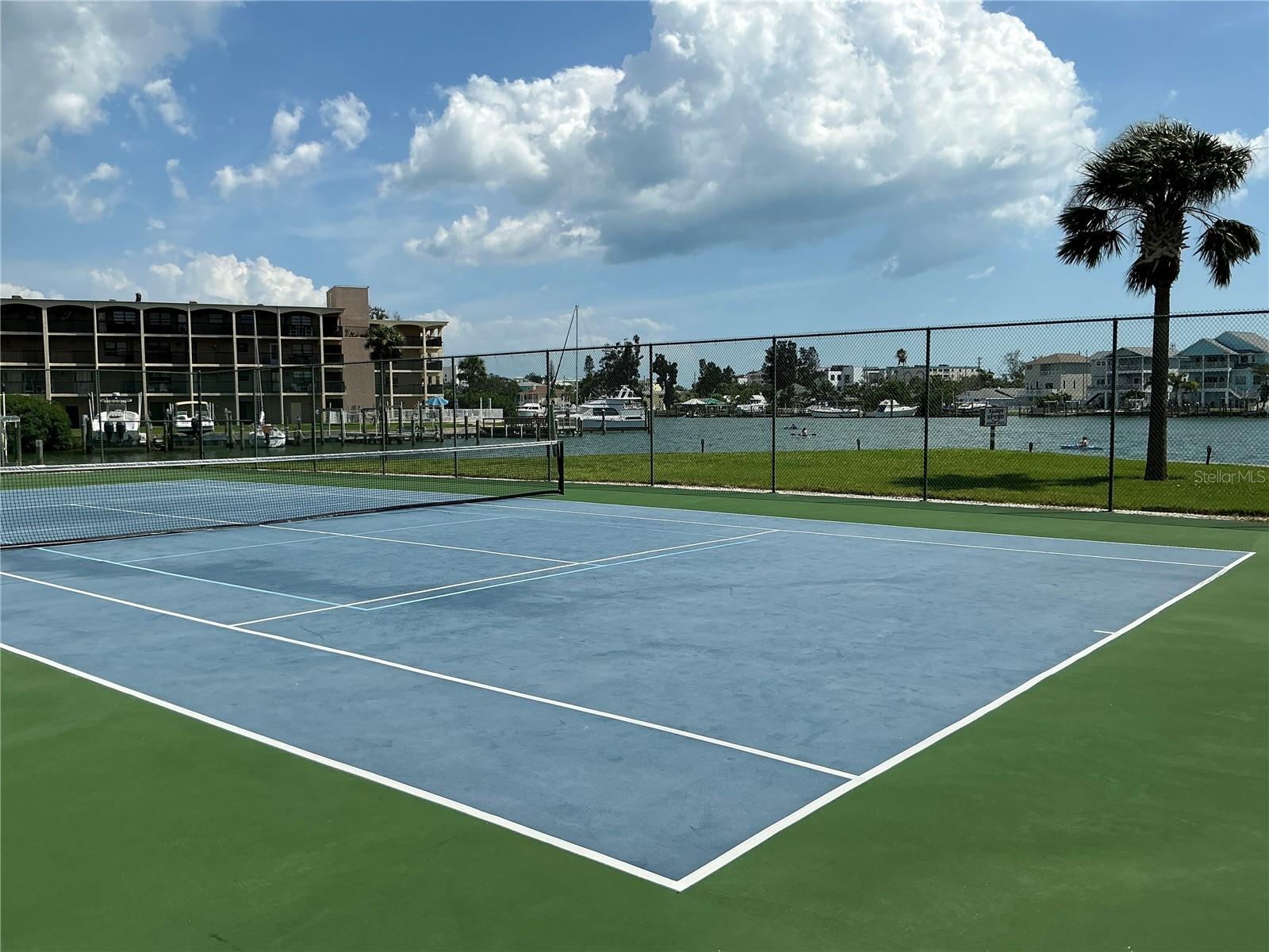 KEY CAPRI CONDO - Residential