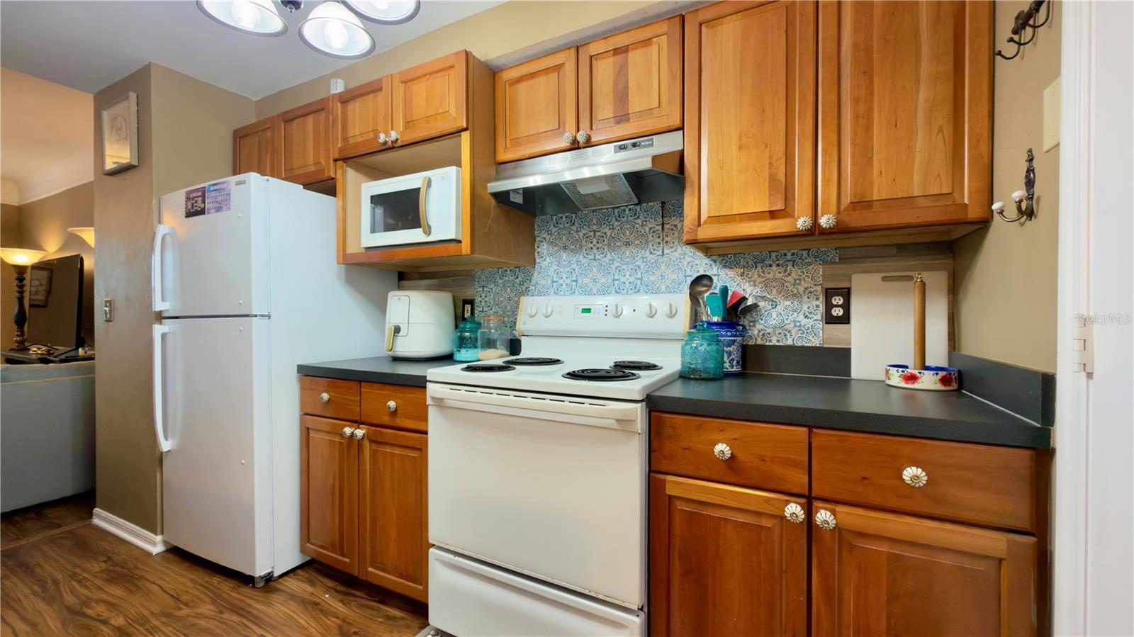 HAMPTONS/METROWEST - Residential