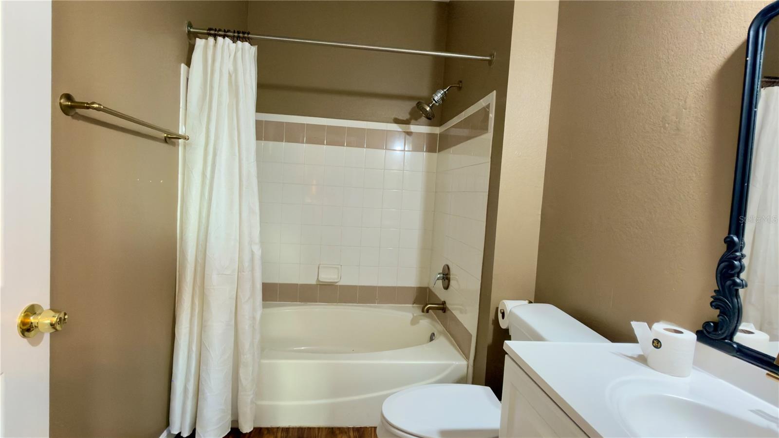 HAMPTONS/METROWEST - Residential