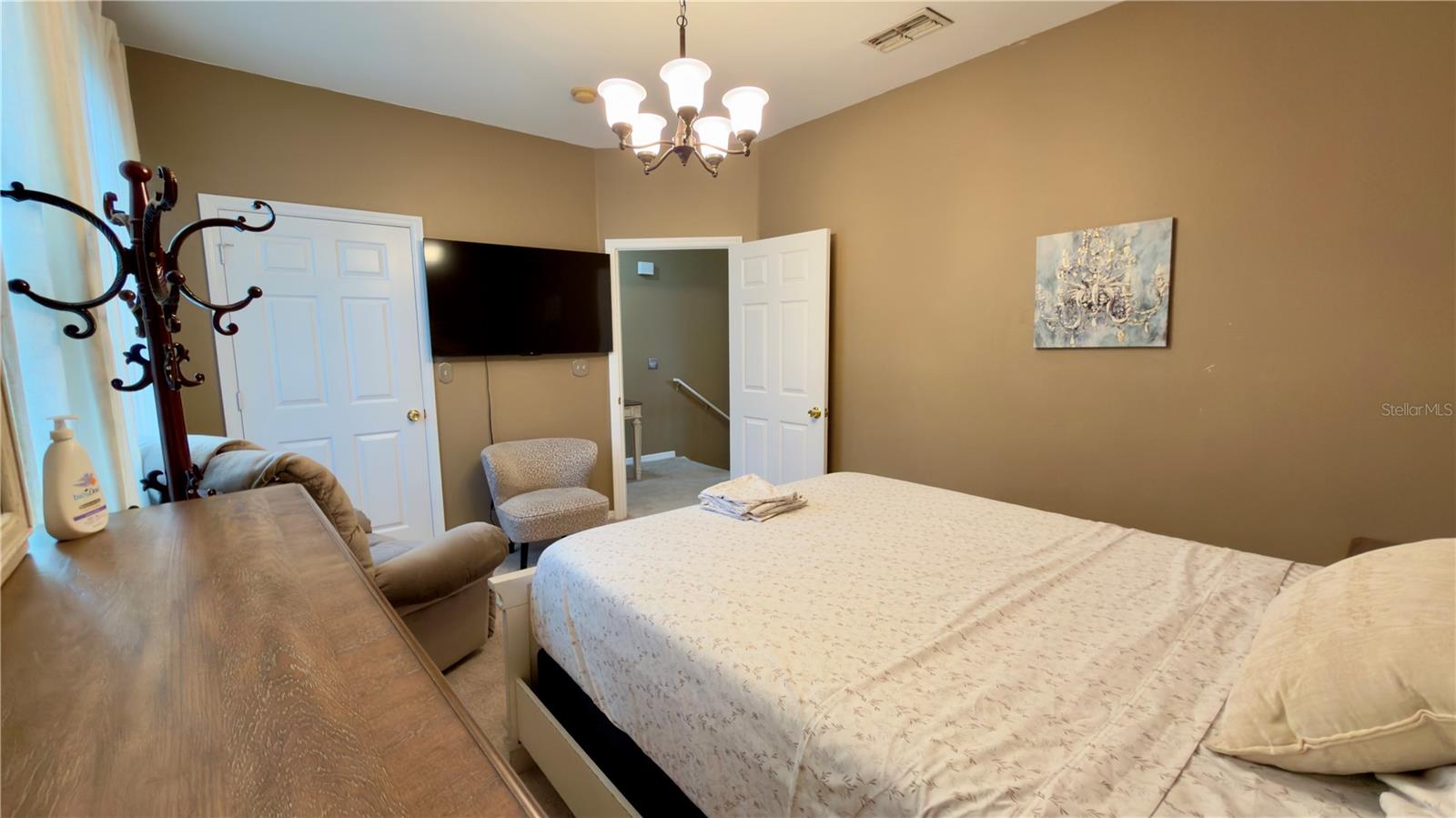 HAMPTONS/METROWEST - Residential