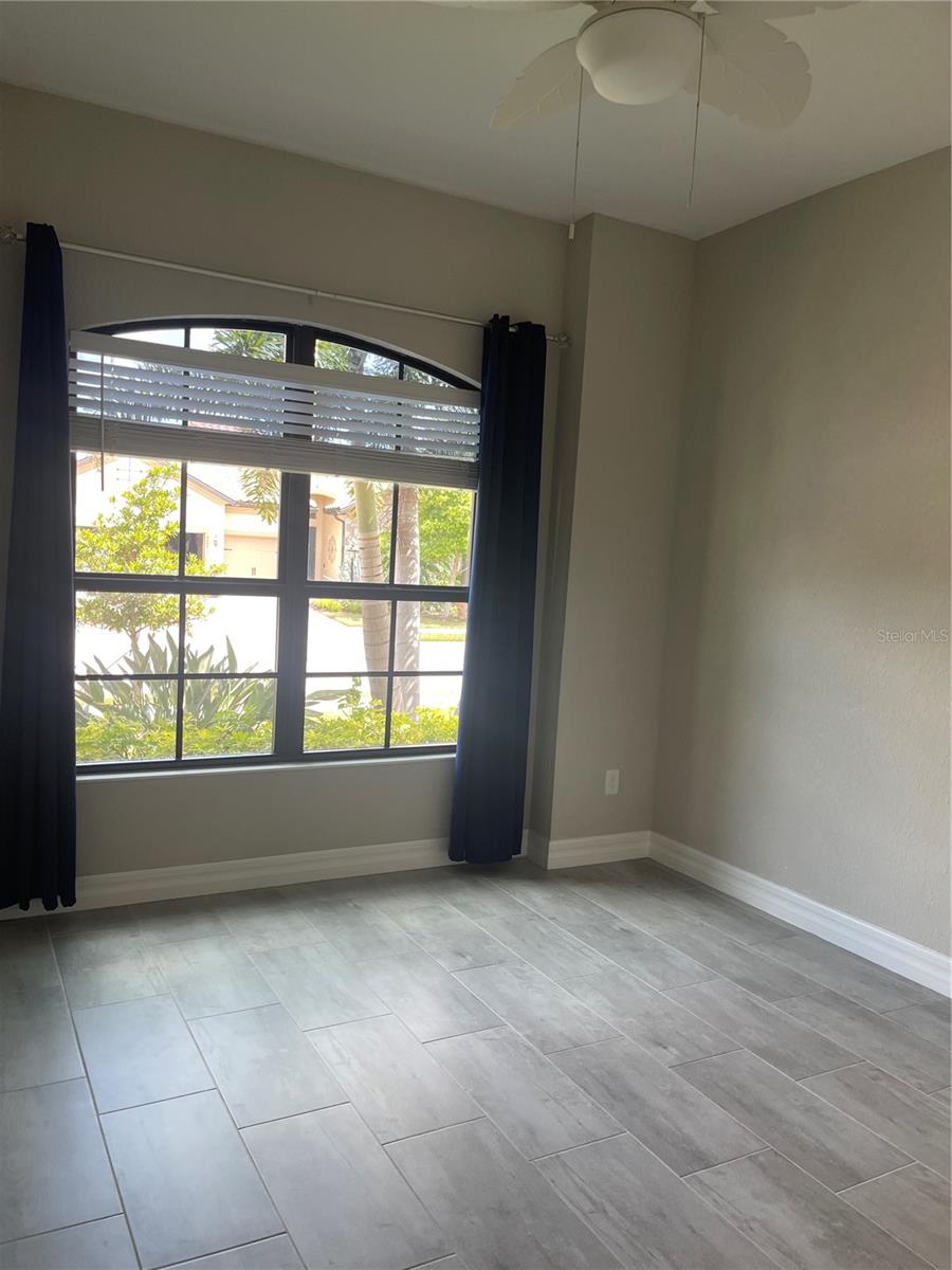 COUNTRY CLUB EAST AT LAKEWD RNCH YY1-4 - Residential Lease