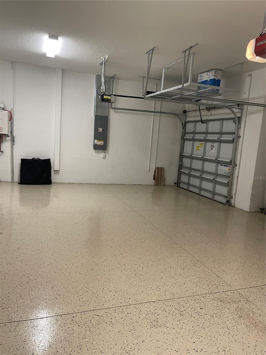 COUNTRY CLUB EAST AT LAKEWD RNCH YY1-4 - Residential Lease