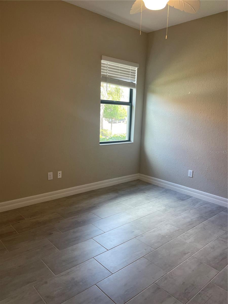 COUNTRY CLUB EAST AT LAKEWD RNCH YY1-4 - Residential Lease