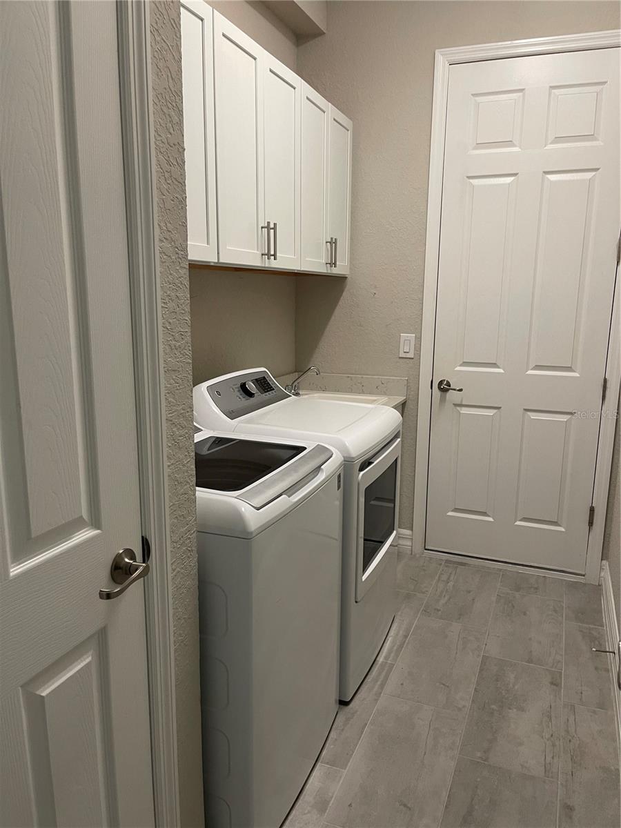 COUNTRY CLUB EAST AT LAKEWD RNCH YY1-4 - Residential Lease