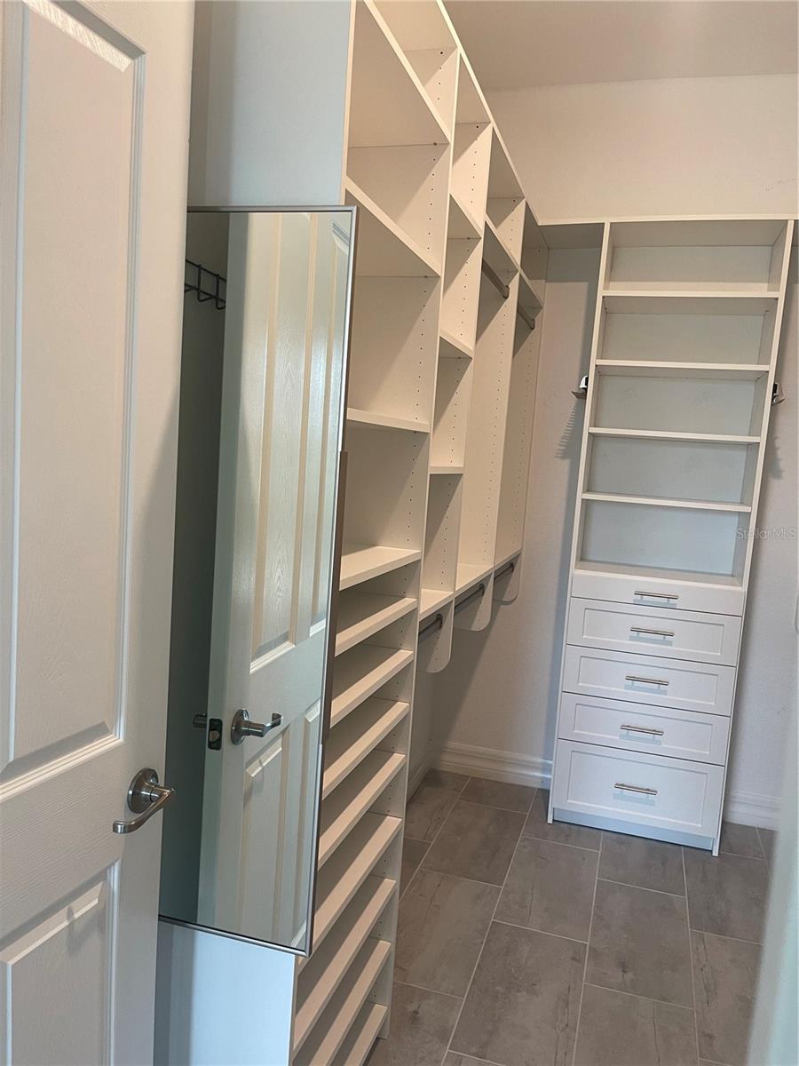 COUNTRY CLUB EAST AT LAKEWD RNCH YY1-4 - Residential Lease