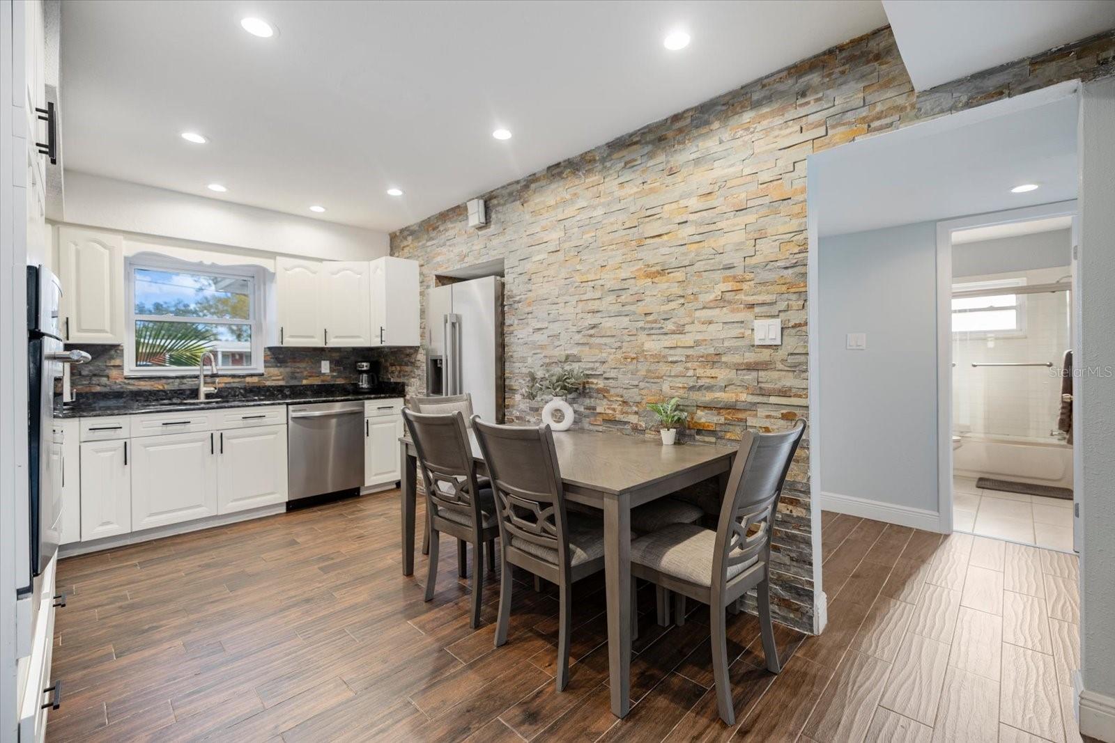 OLDSMAR COUNTRY CLUB ESTATES SEC 2 BLK 3, LOT 6 - Residential