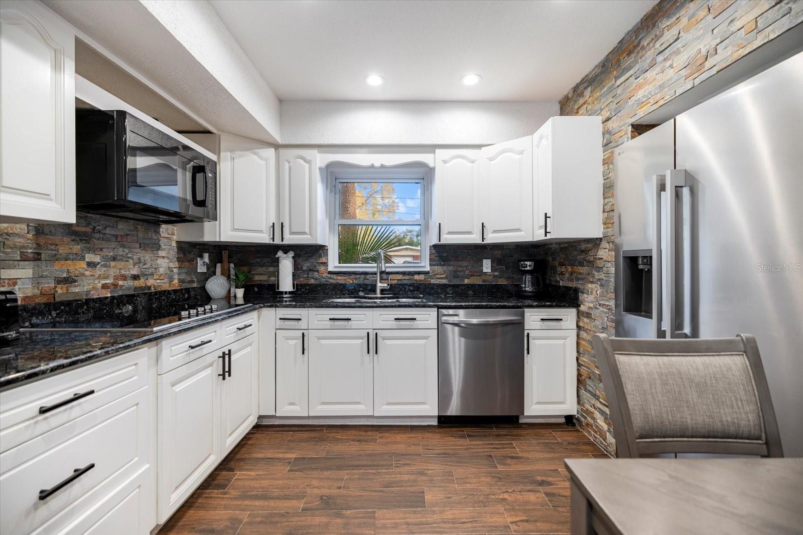 OLDSMAR COUNTRY CLUB ESTATES SEC 2 BLK 3, LOT 6 - Residential