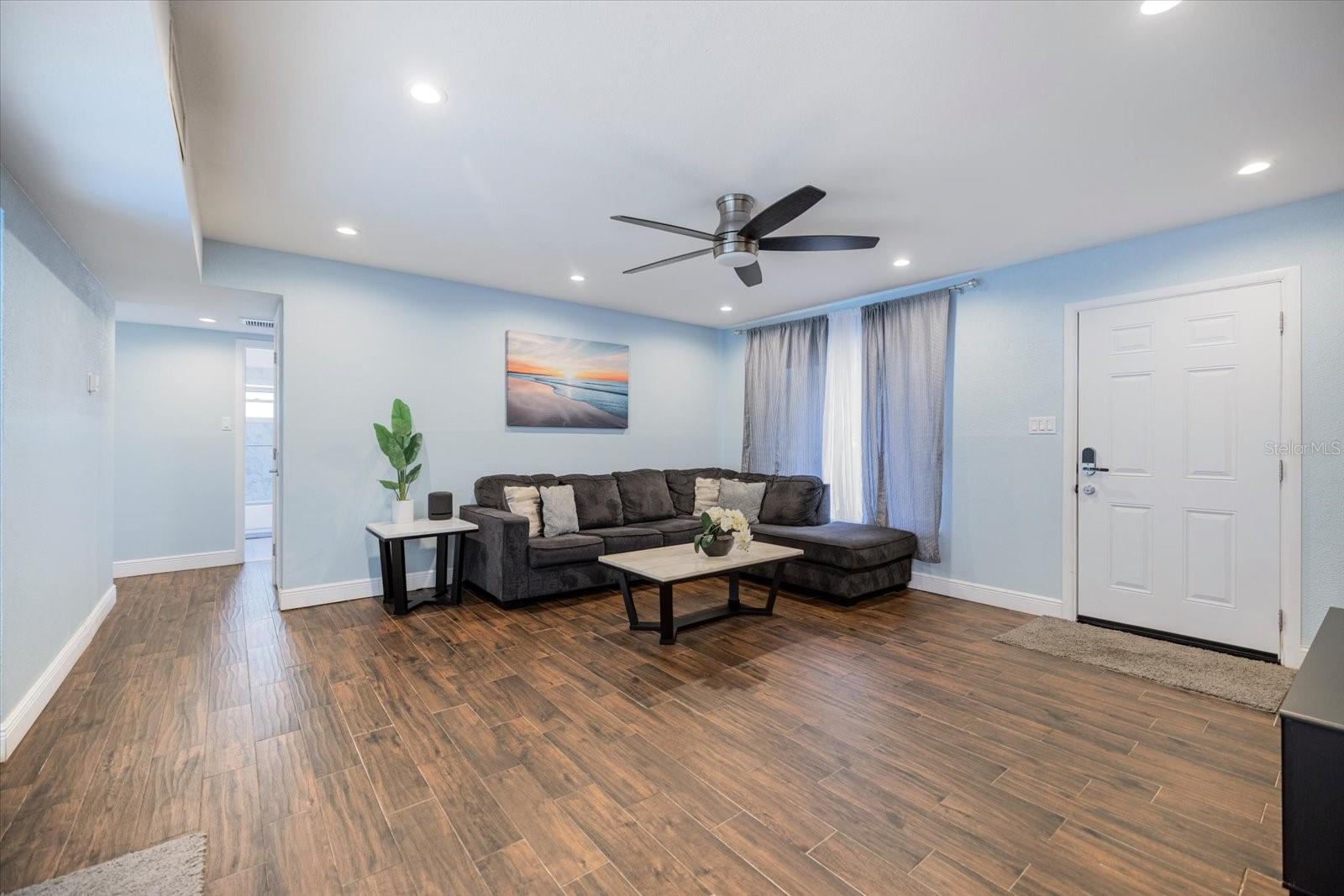 OLDSMAR COUNTRY CLUB ESTATES SEC 2 BLK 3, LOT 6 - Residential