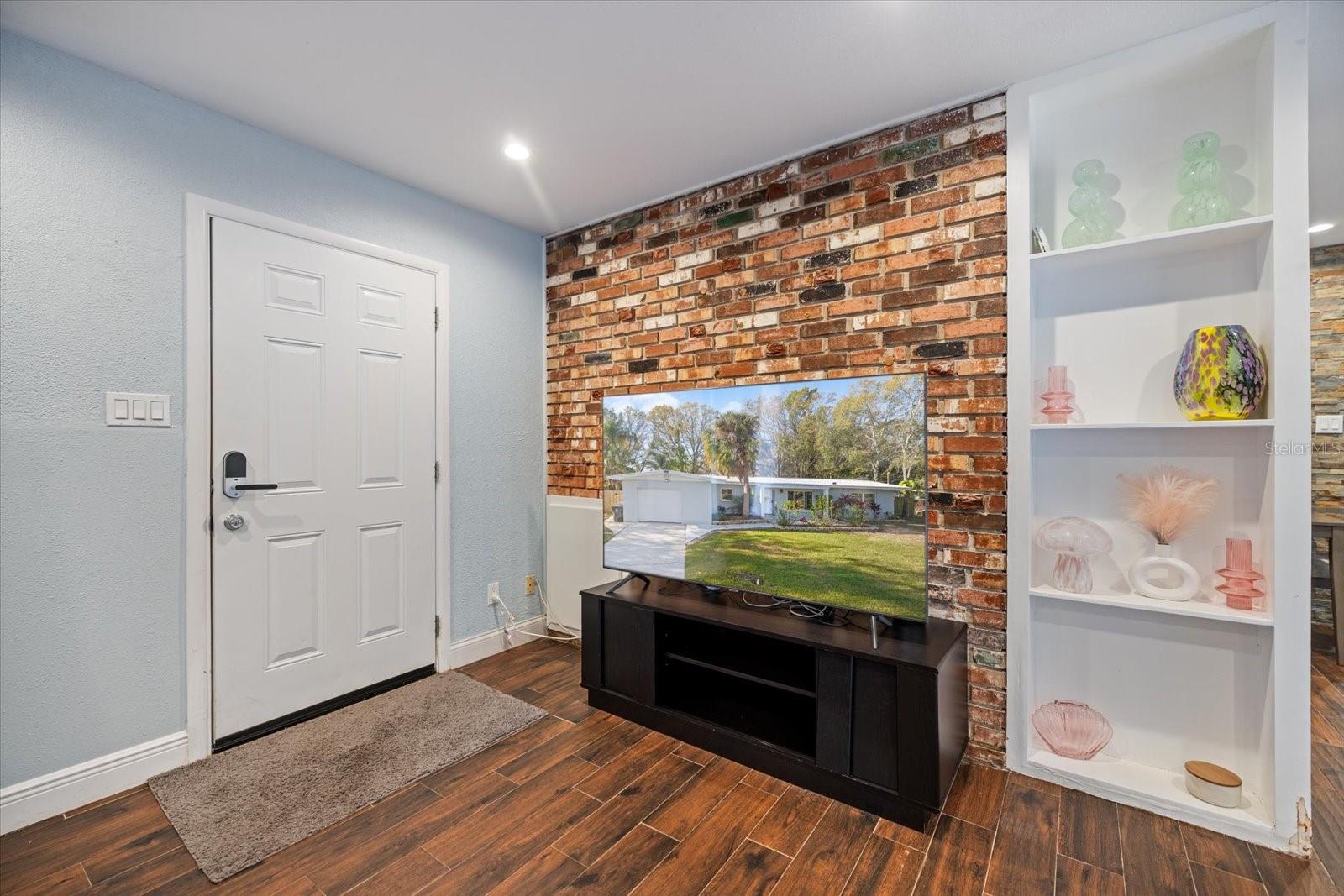 OLDSMAR COUNTRY CLUB ESTATES SEC 2 BLK 3, LOT 6 - Residential