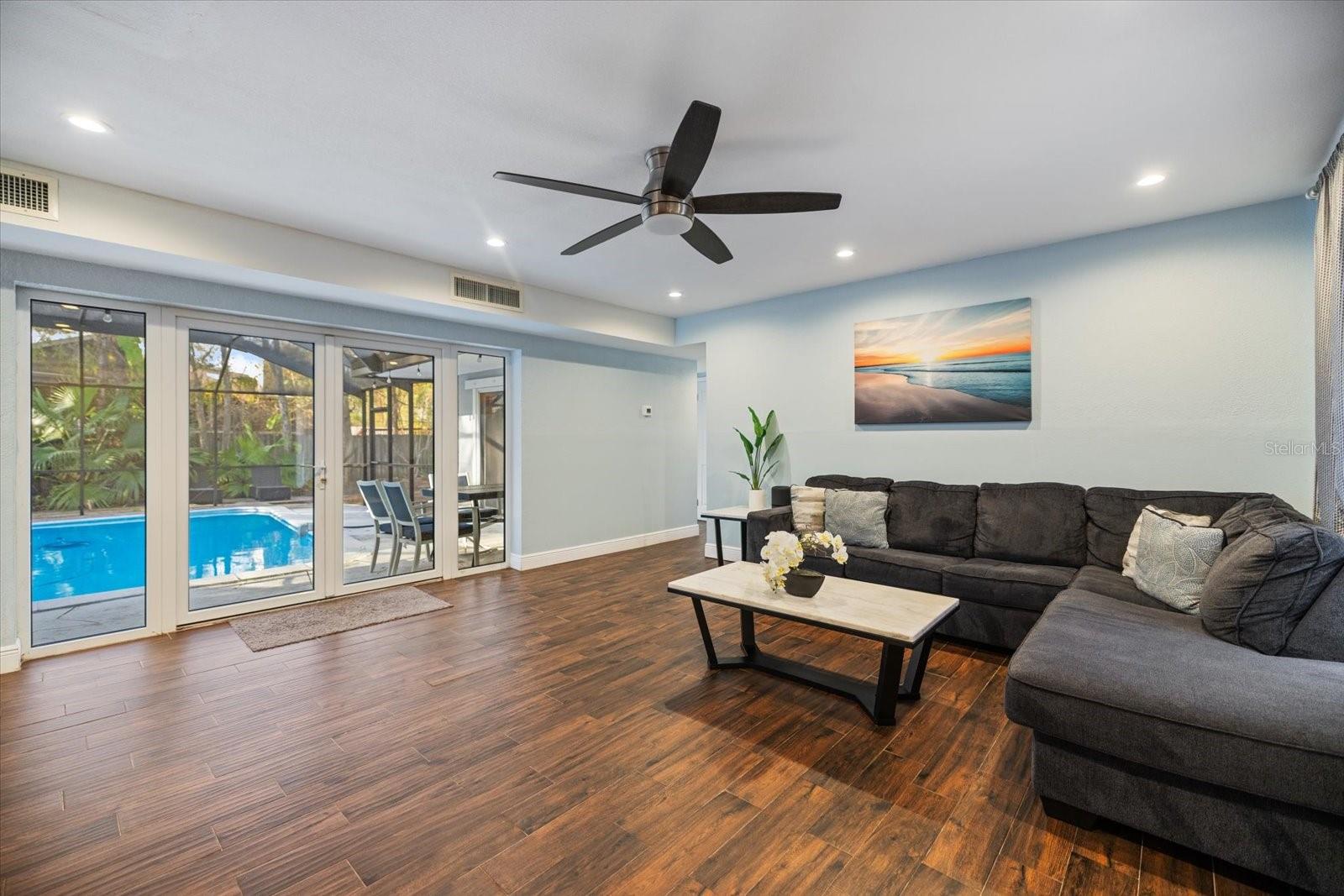 OLDSMAR COUNTRY CLUB ESTATES SEC 2 BLK 3, LOT 6 - Residential