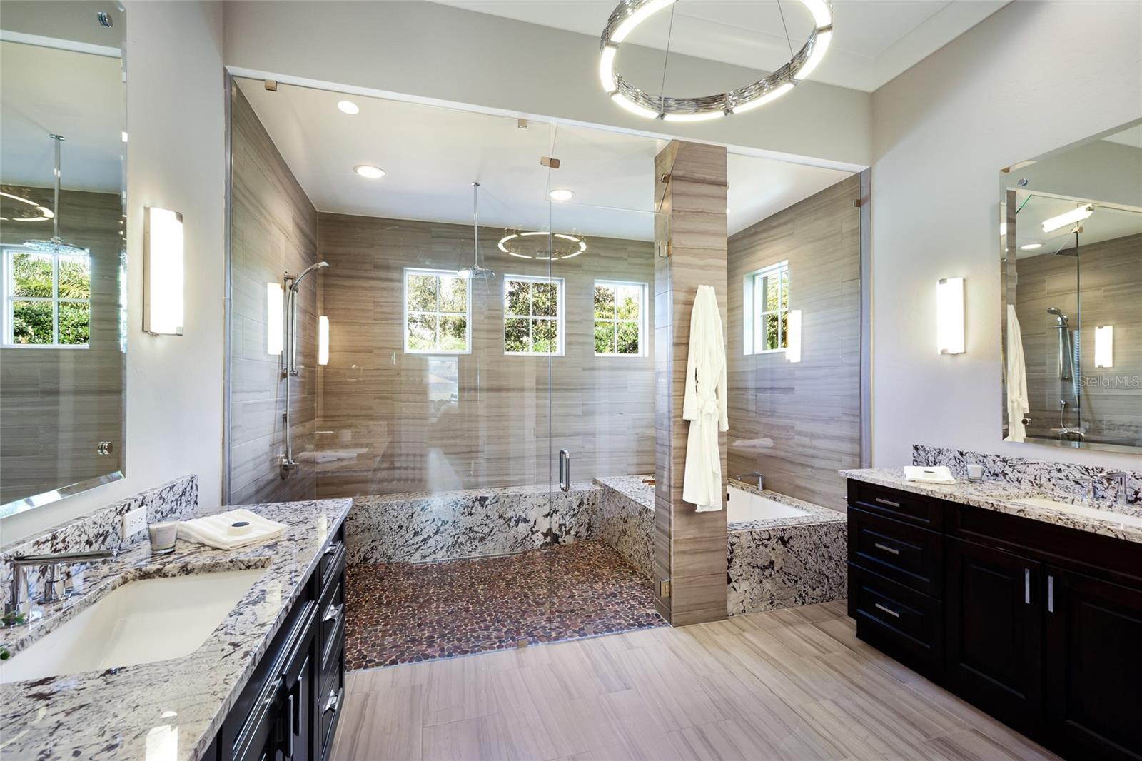 LAKE CLUB PH II - Residential