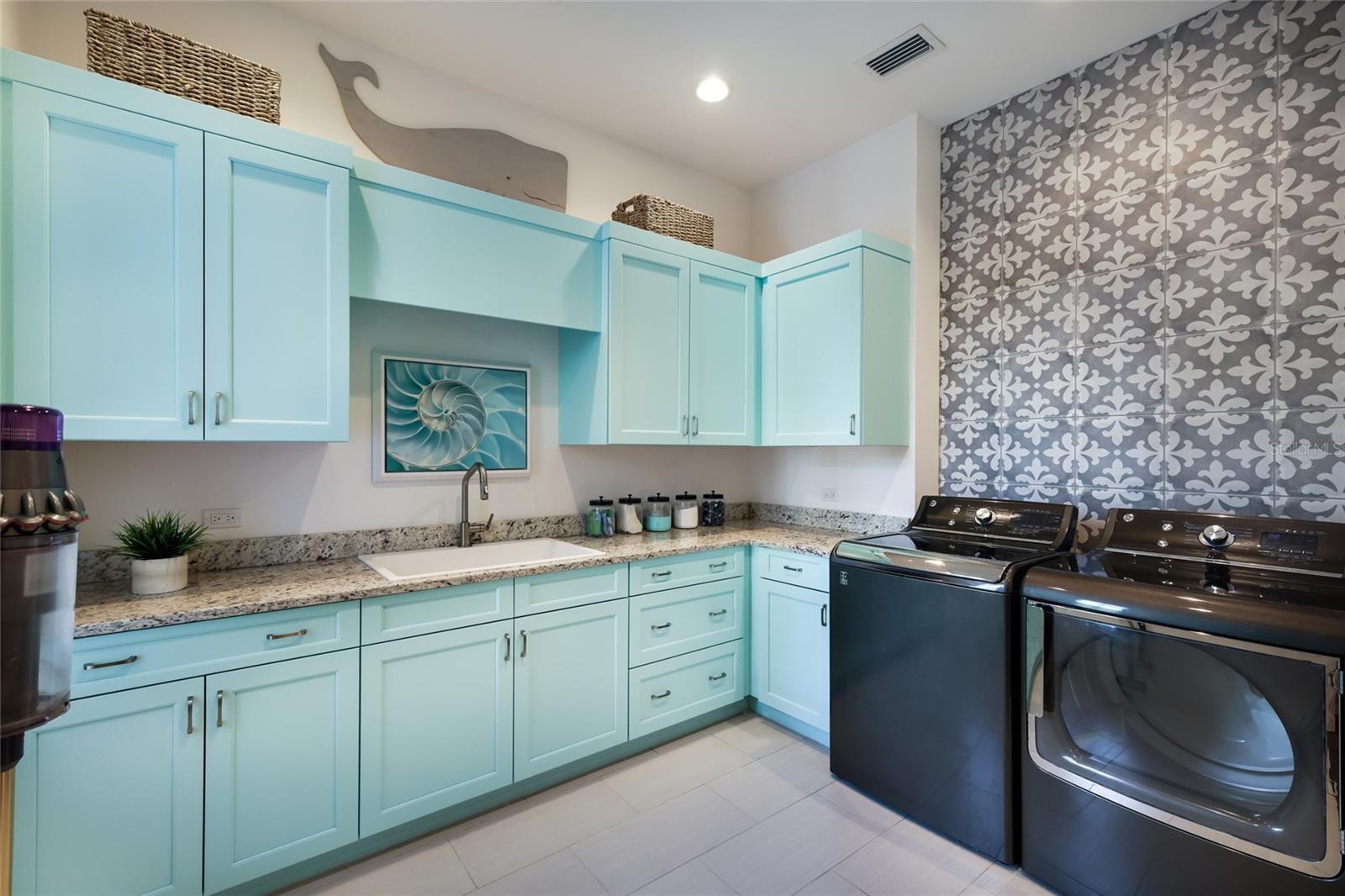 LAKE CLUB PH II - Residential