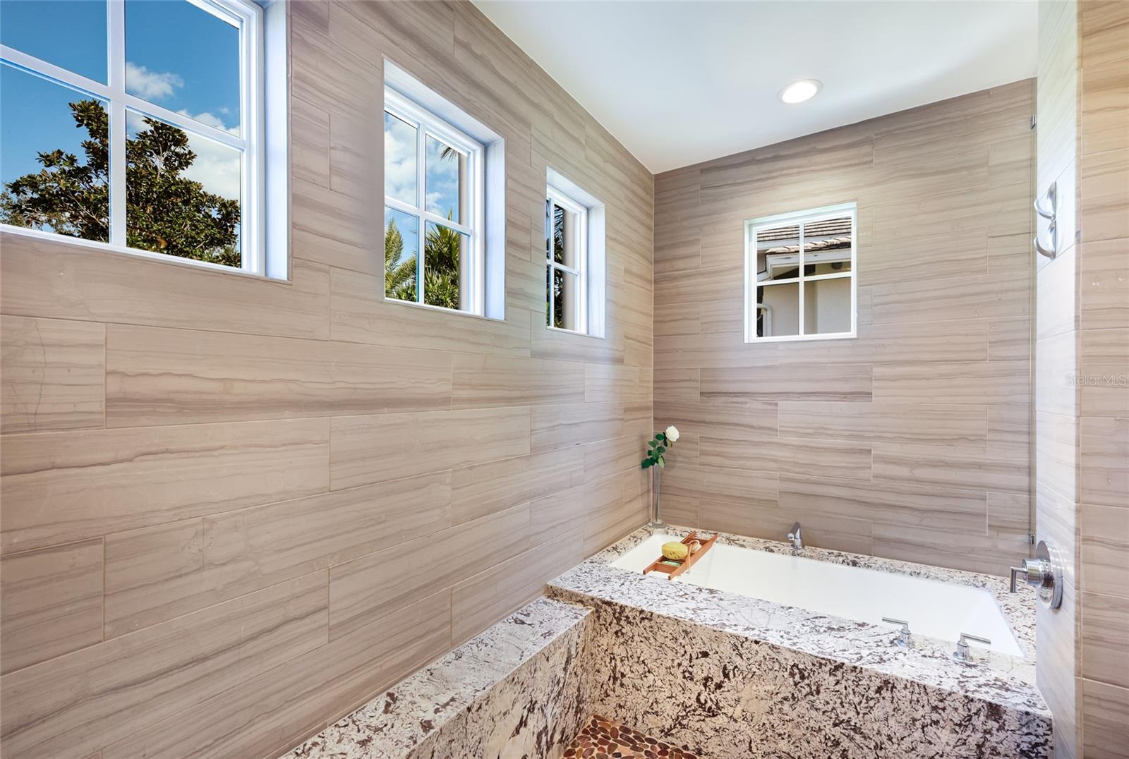 LAKE CLUB PH II - Residential