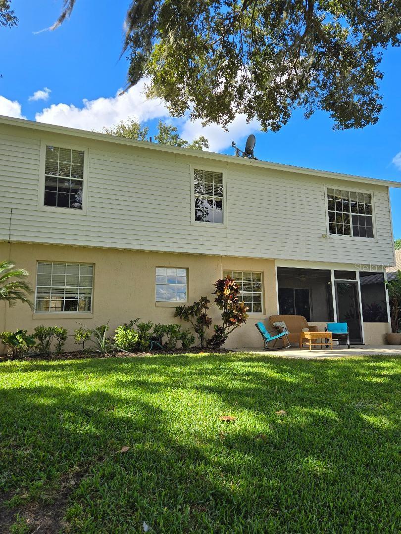 1628 LAWNDALE CIRCLE