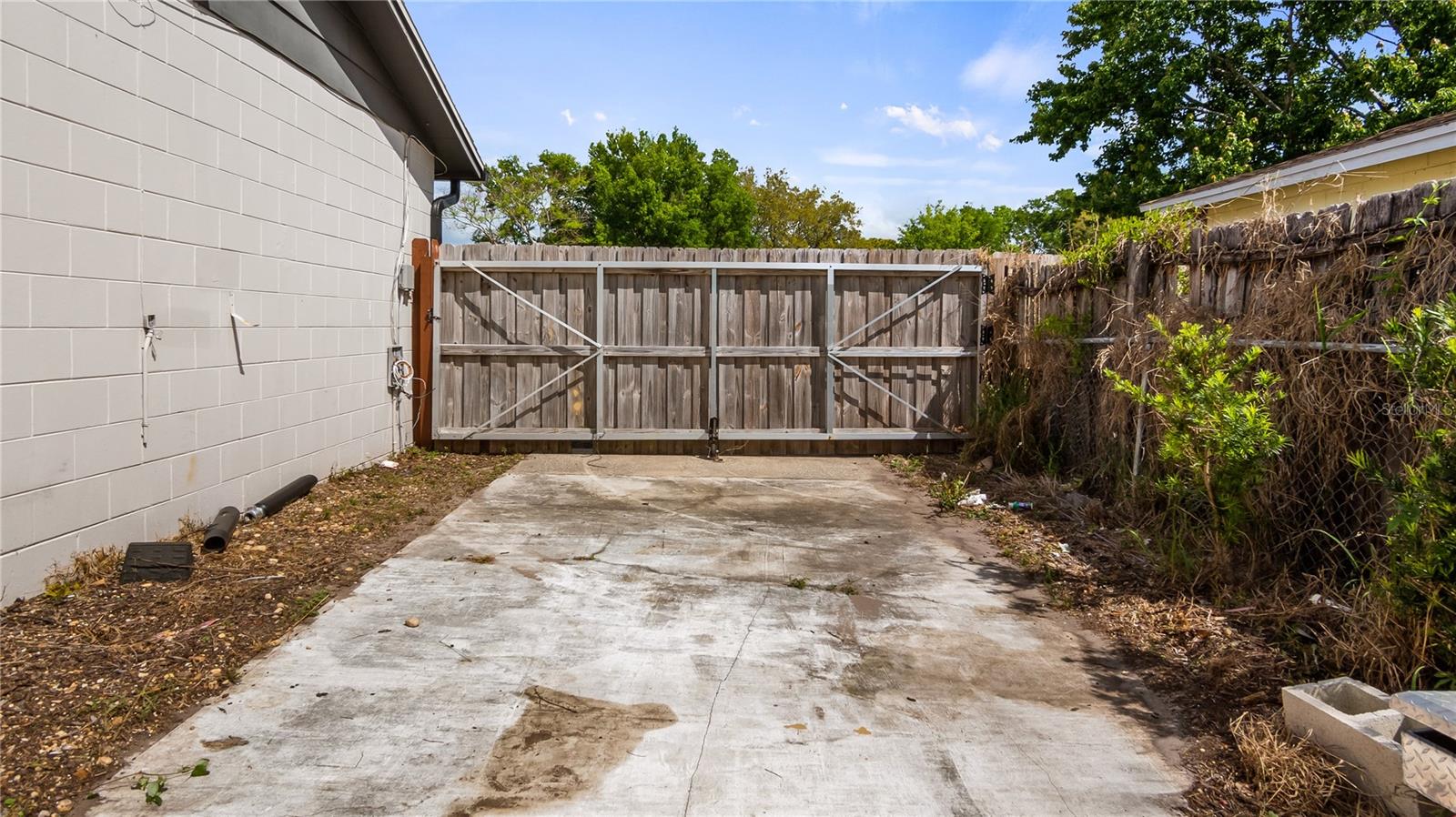 MEADOWS - Residential