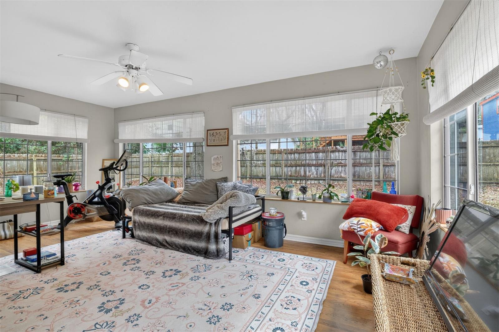 BLACK PINES - Residential