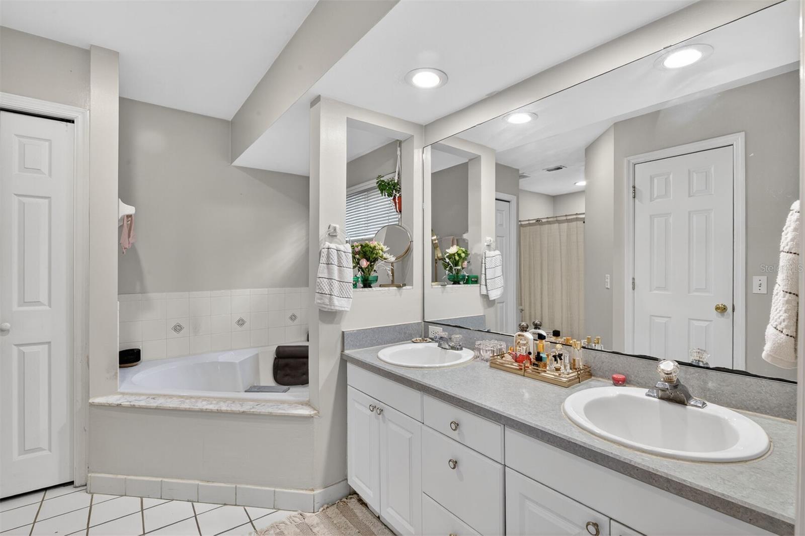 BLACK PINES - Residential