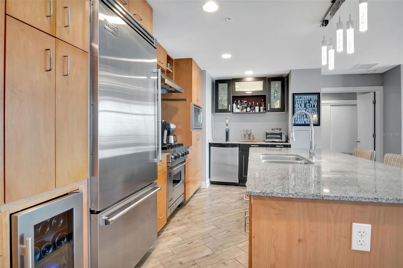 GRAND CENTRAL AT KENNEDY RESID - Residential Lease