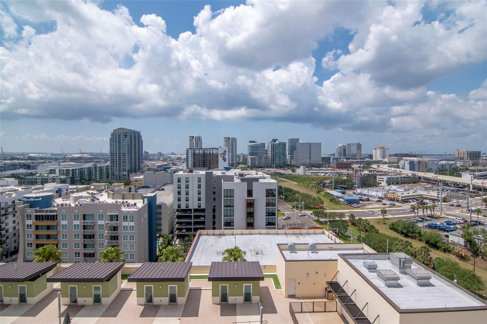 GRAND CENTRAL AT KENNEDY RESID - Residential Lease