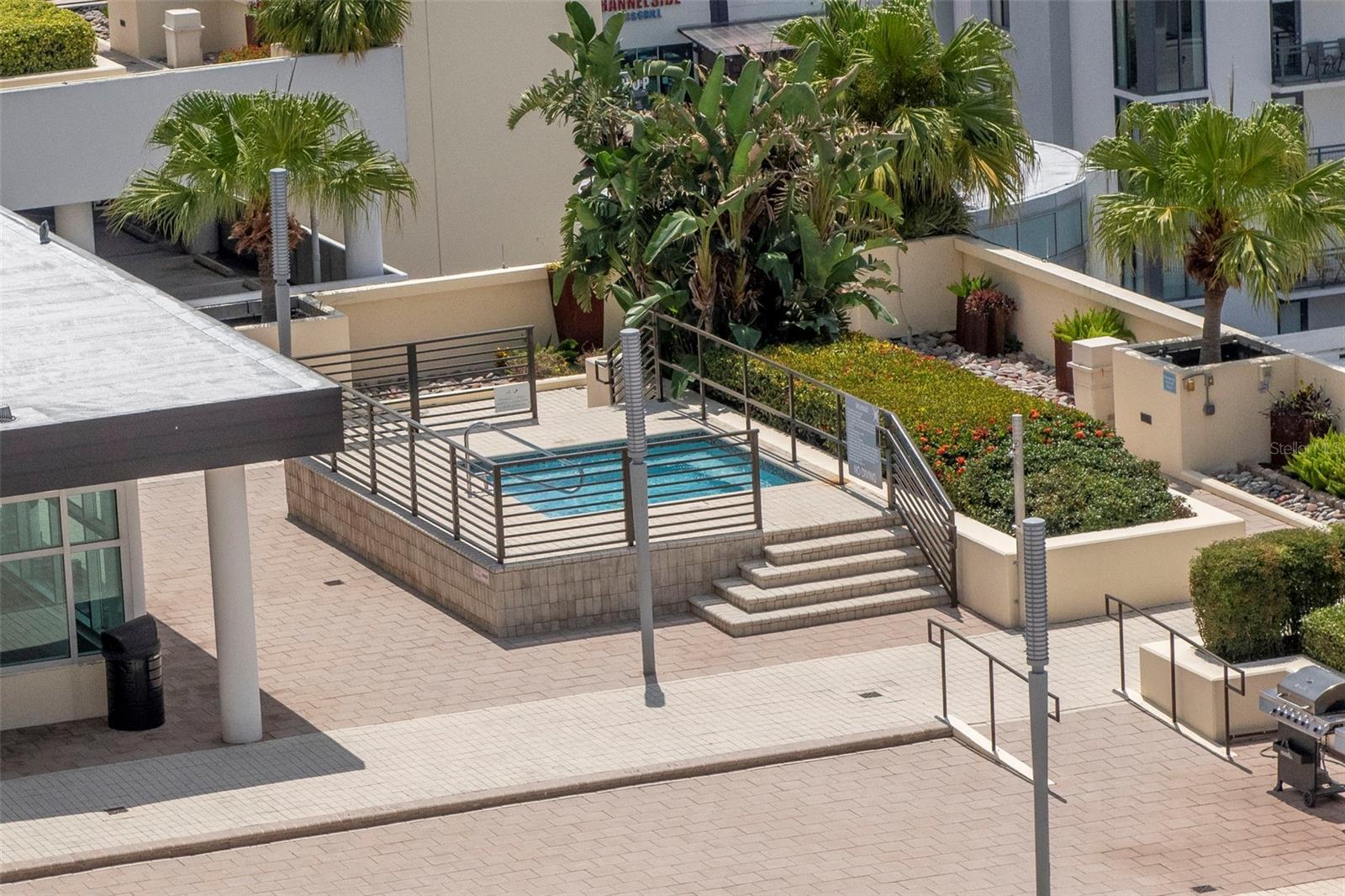 GRAND CENTRAL AT KENNEDY RESID - Residential Lease