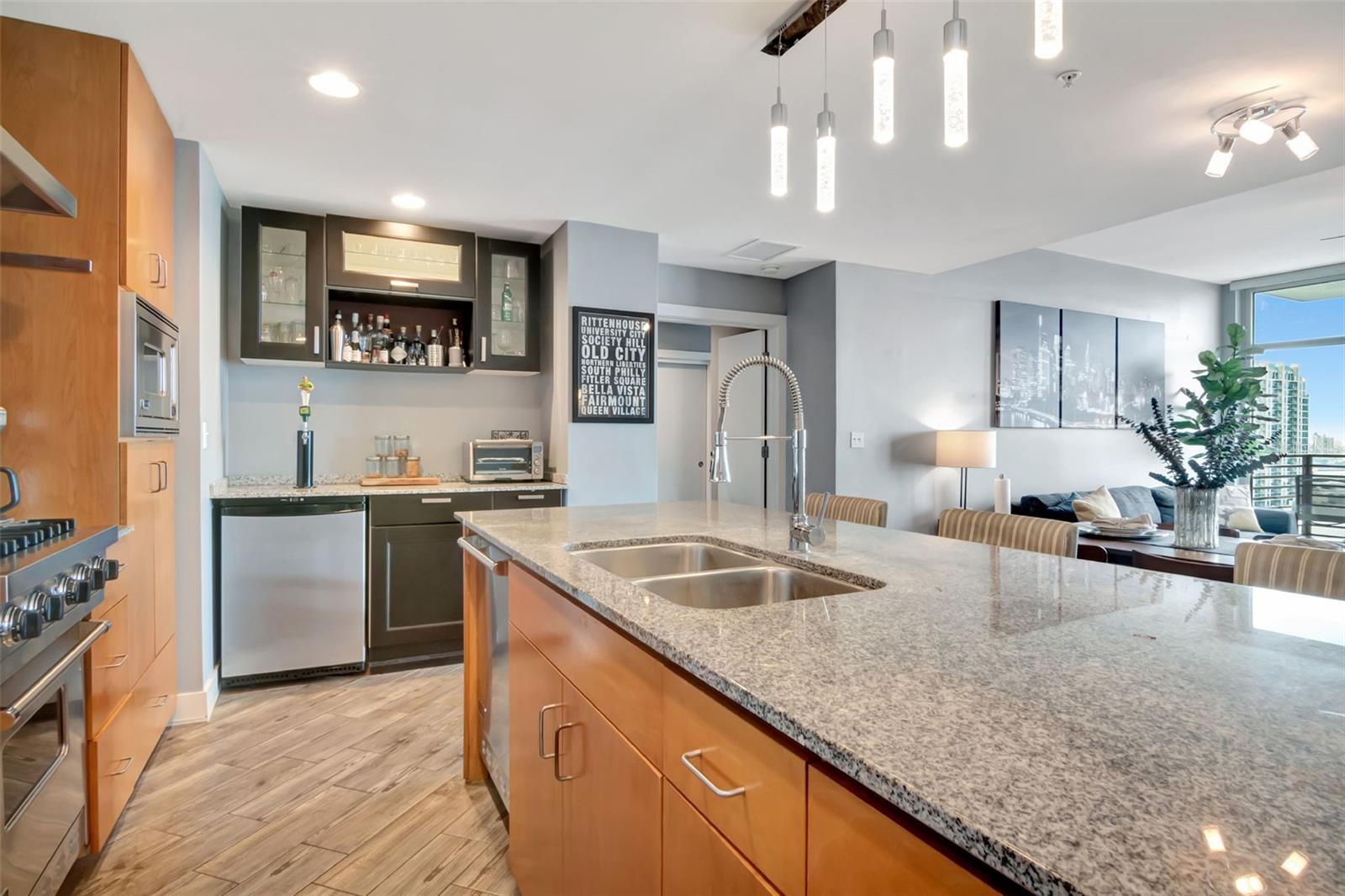 GRAND CENTRAL AT KENNEDY RESID - Residential Lease