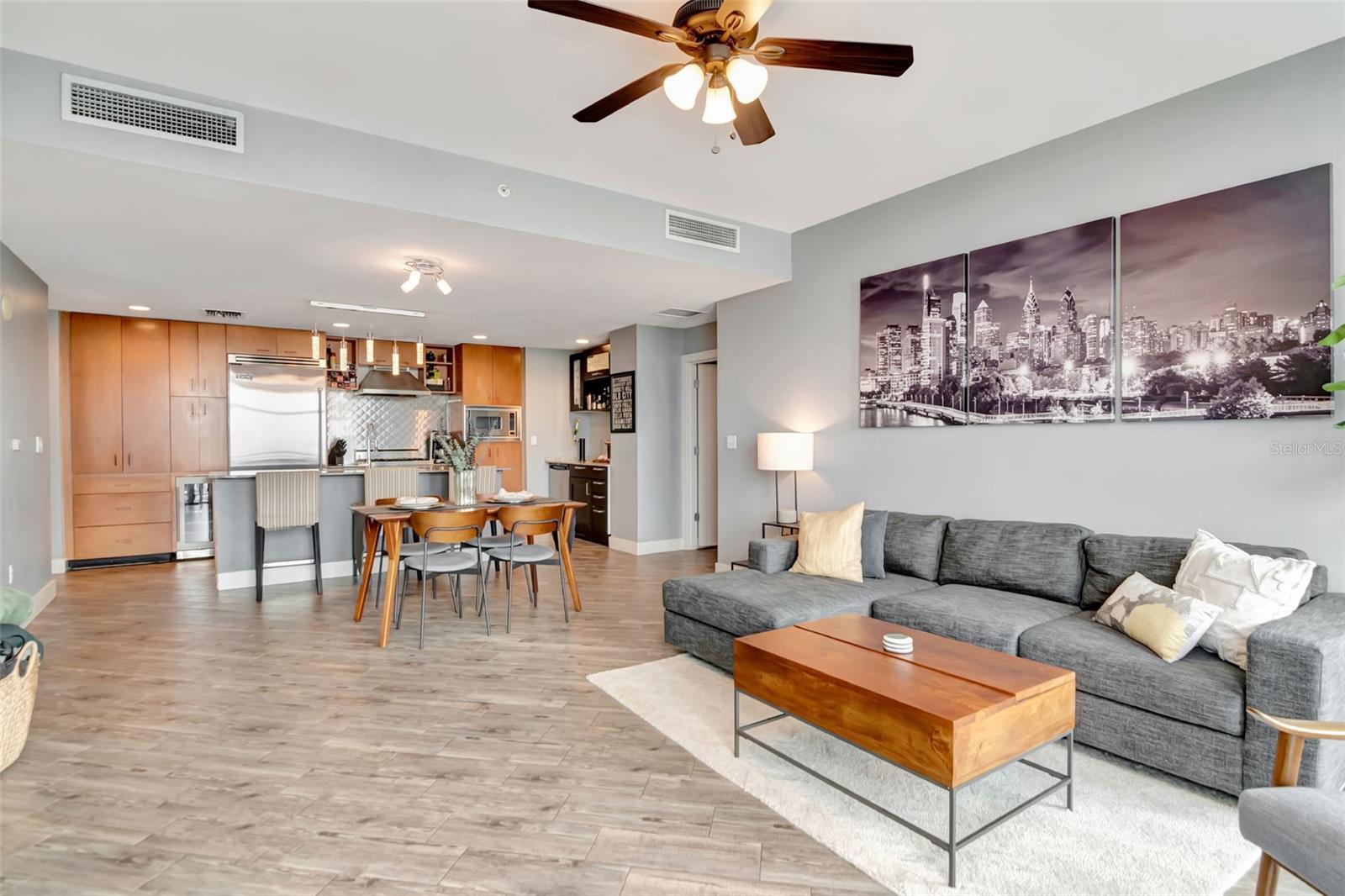 GRAND CENTRAL AT KENNEDY RESID - Residential Lease