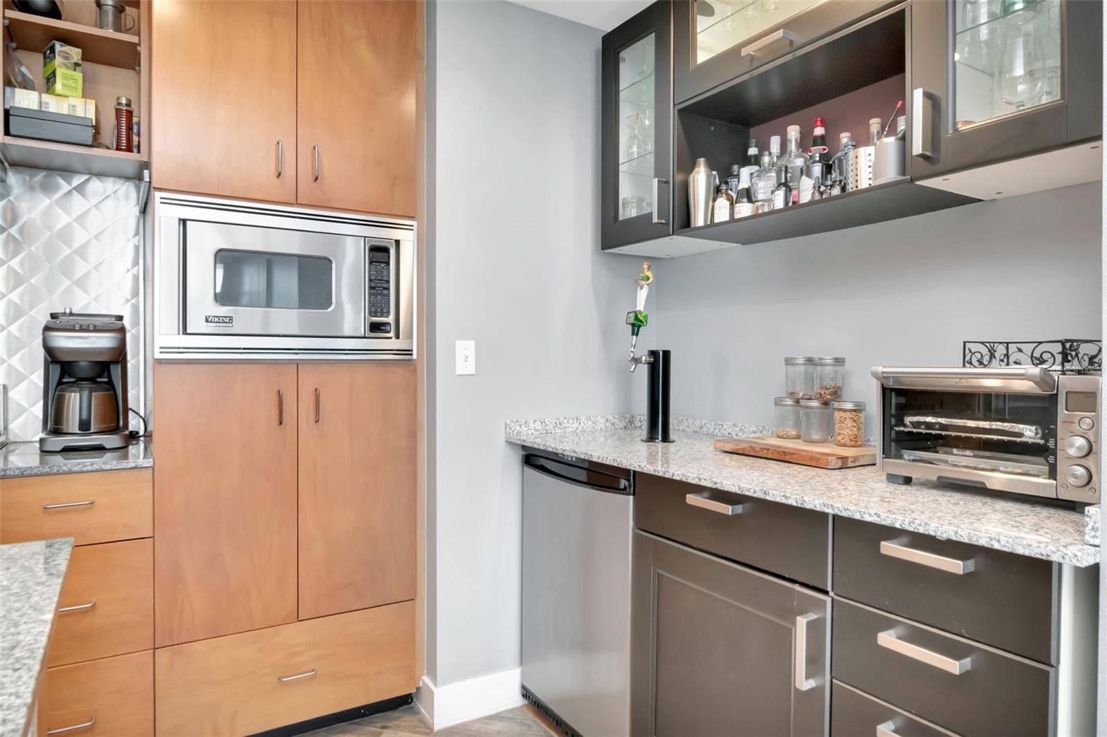 GRAND CENTRAL AT KENNEDY RESID - Residential Lease