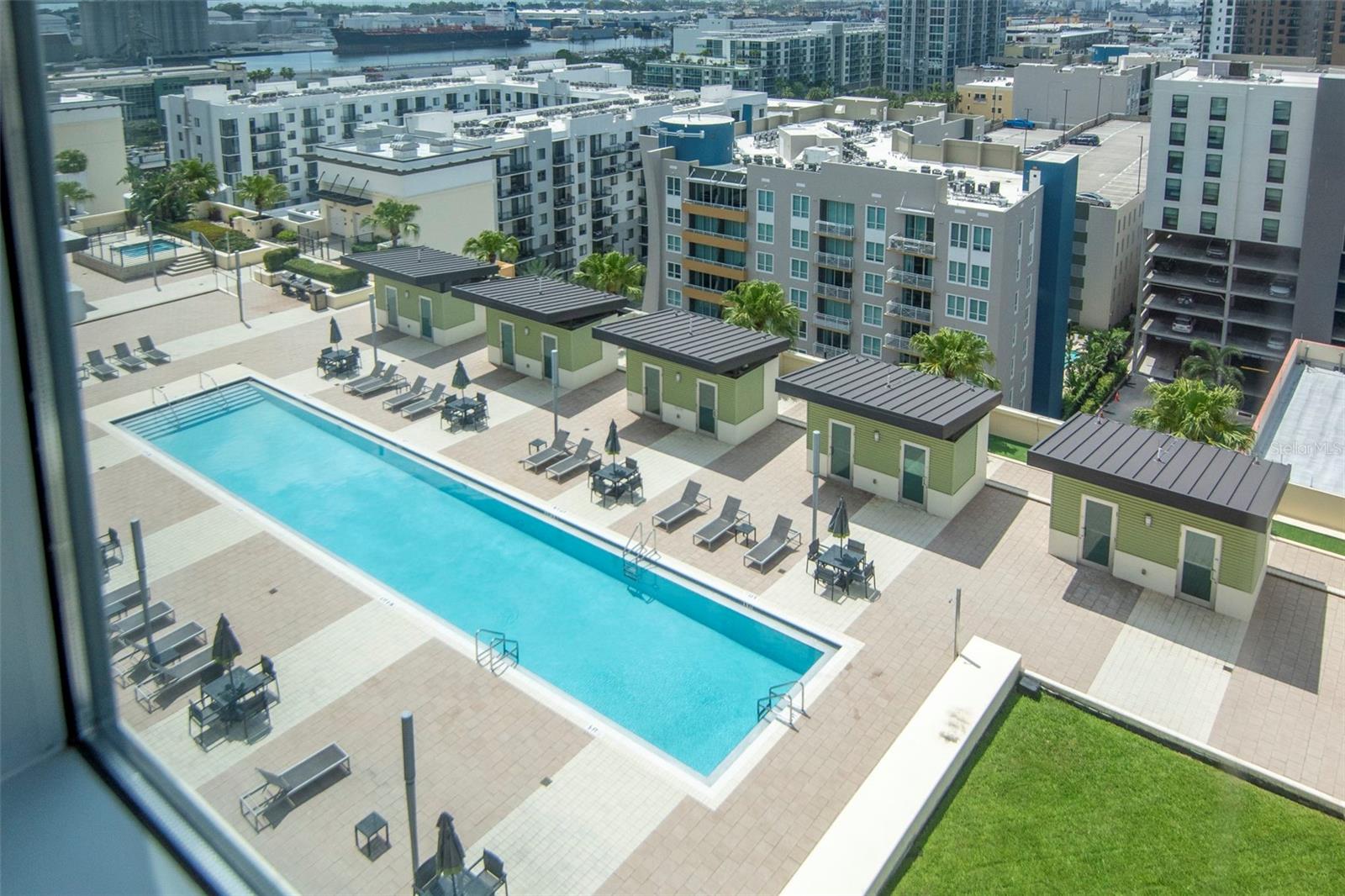 GRAND CENTRAL AT KENNEDY RESID - Residential Lease