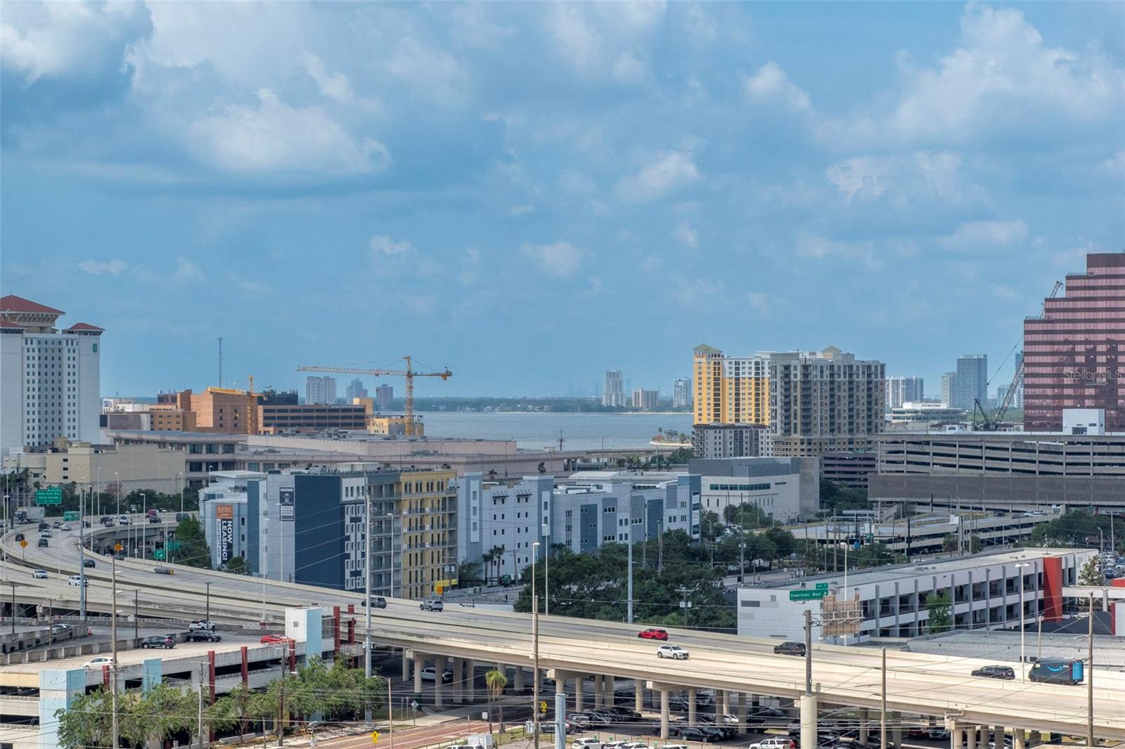 GRAND CENTRAL AT KENNEDY RESID - Residential Lease