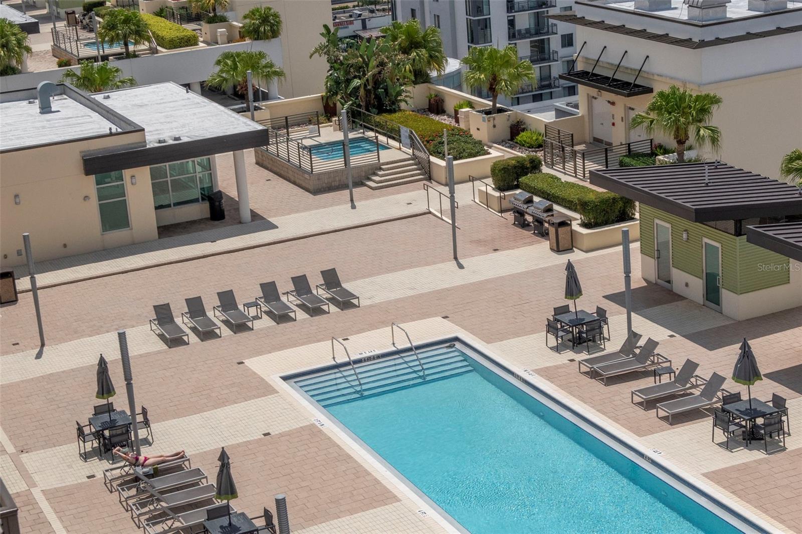 GRAND CENTRAL AT KENNEDY RESID - Residential Lease