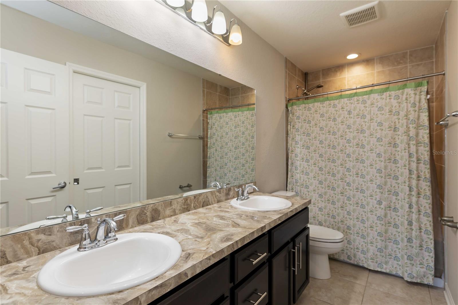 BRADFORD MANOR TWNHMS - Residential Lease