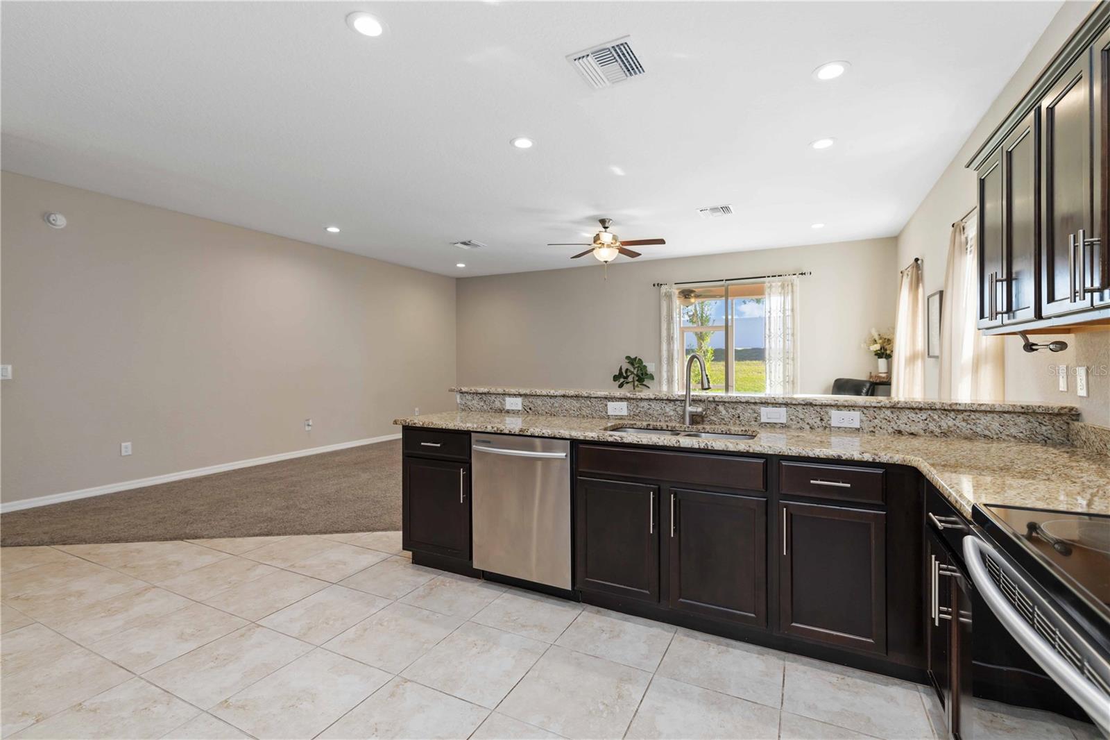 BRADFORD MANOR TWNHMS - Residential Lease