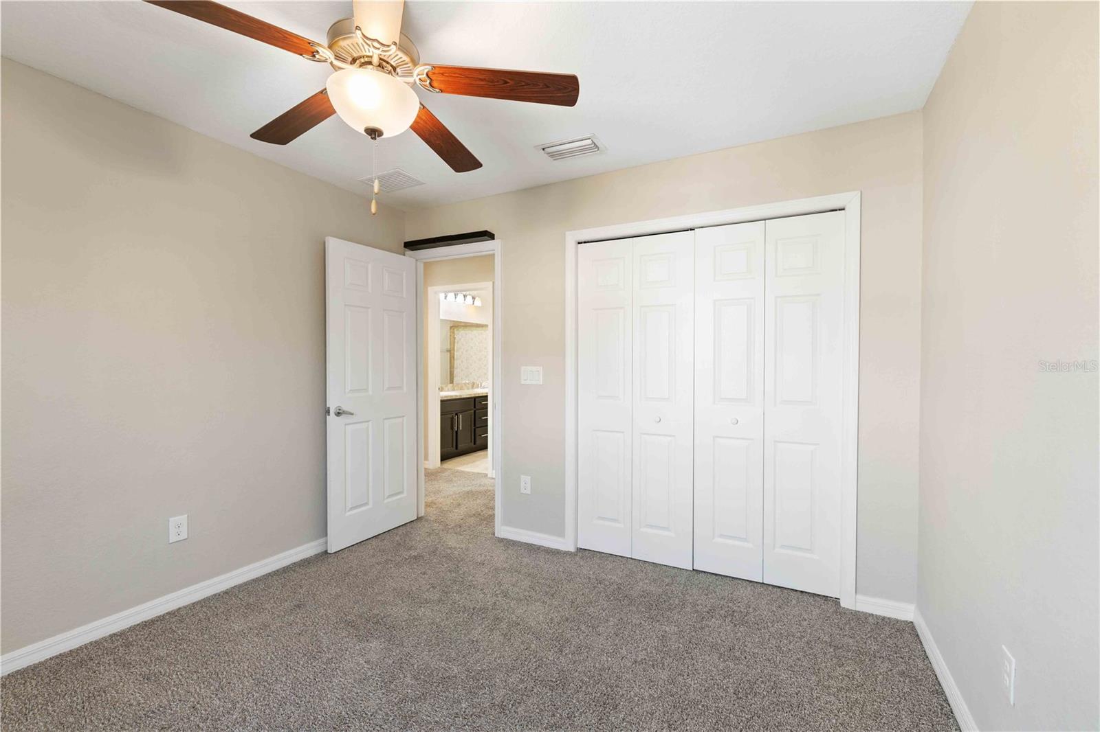 BRADFORD MANOR TWNHMS - Residential Lease