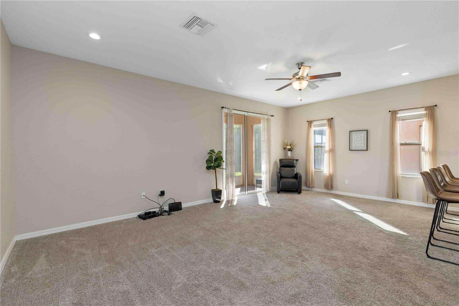 BRADFORD MANOR TWNHMS - Residential Lease