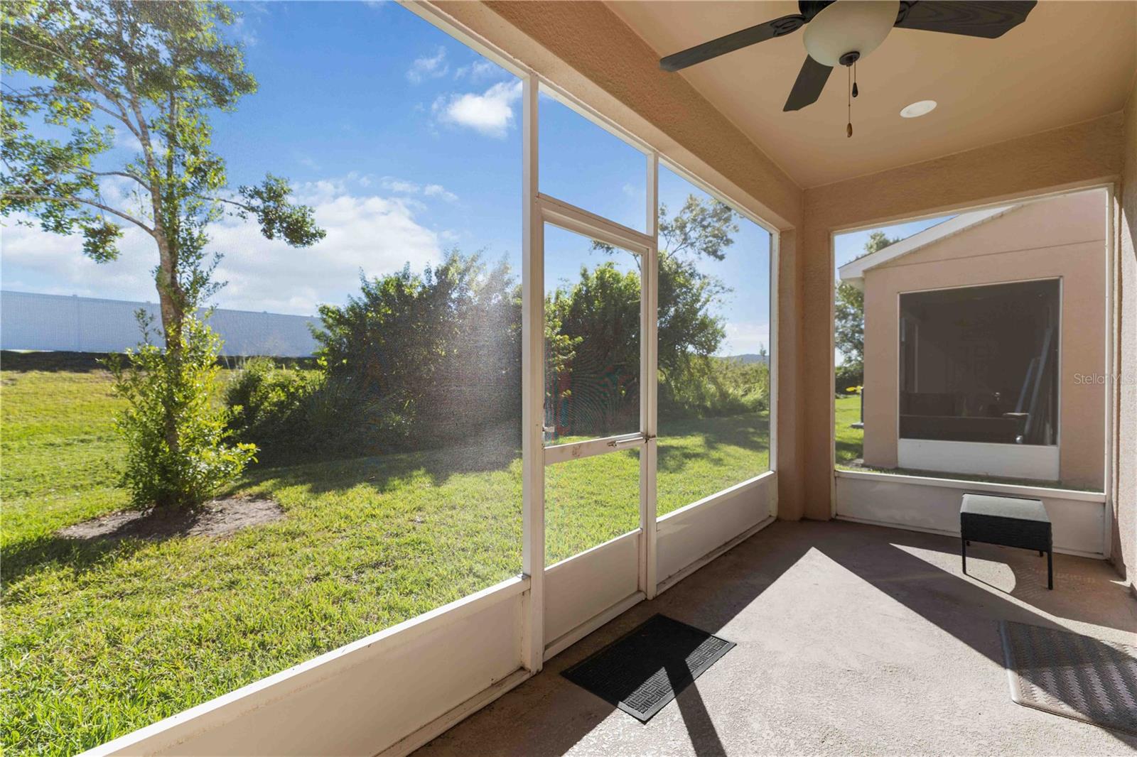 BRADFORD MANOR TWNHMS - Residential Lease