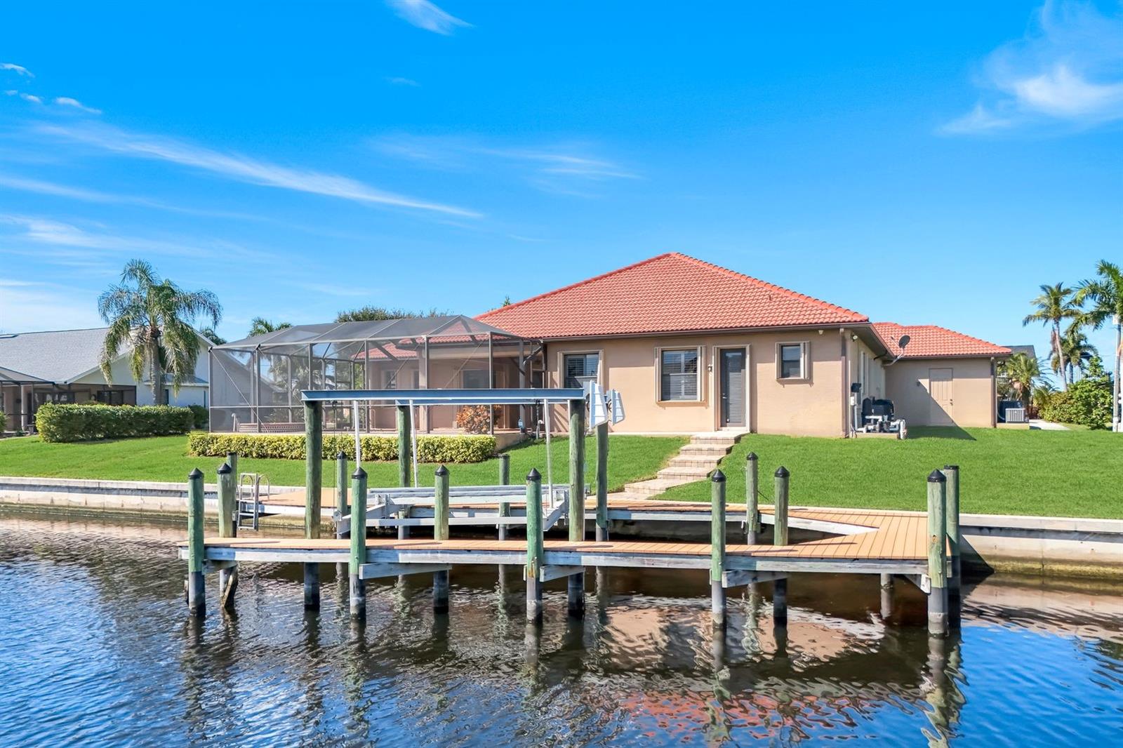 CAPE CORAL - Residential