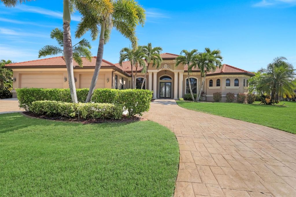 Photo of 3939 SW 27th Court, Cape Coral, FL 33914 (MLS # C7516795)