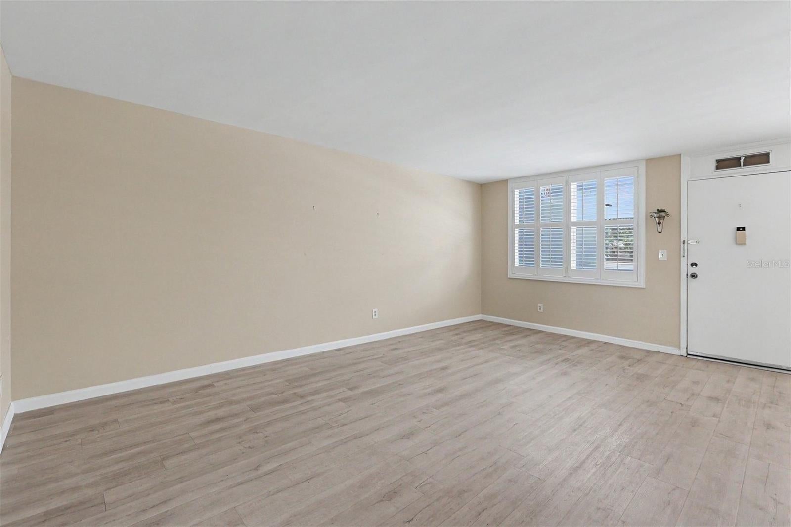 4720 LOCUST STREET NE 206
